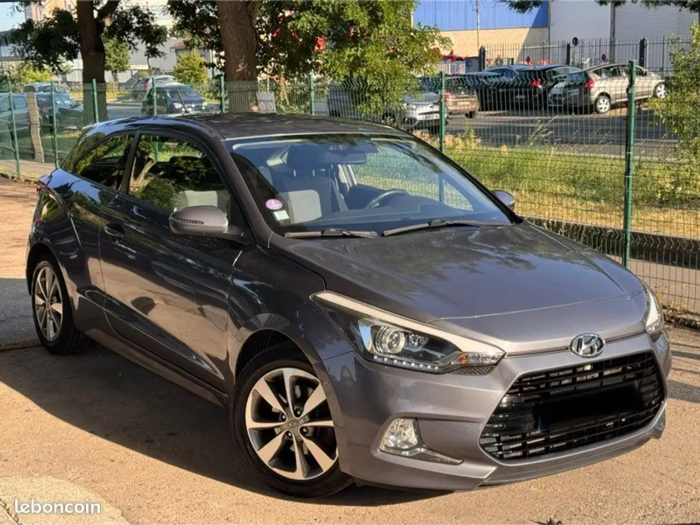 Hyundai i20 1.0 T-GDi 100CV année 11-2017 135.000 Certifié Gar Gris - 2