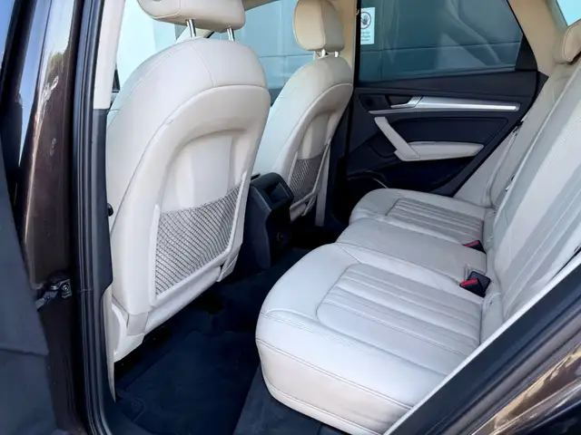 Audi Q5 view 14