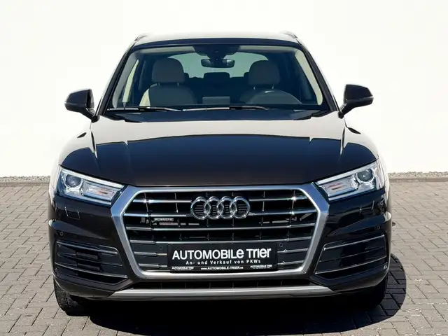 Audi Q5 view 2