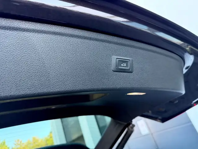 Audi Q5 view 18