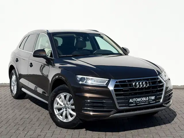 Audi Q5 view 3