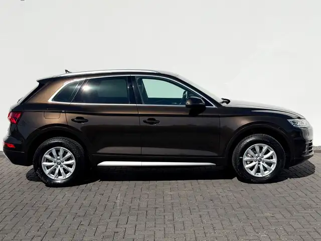 Audi Q5 view 4