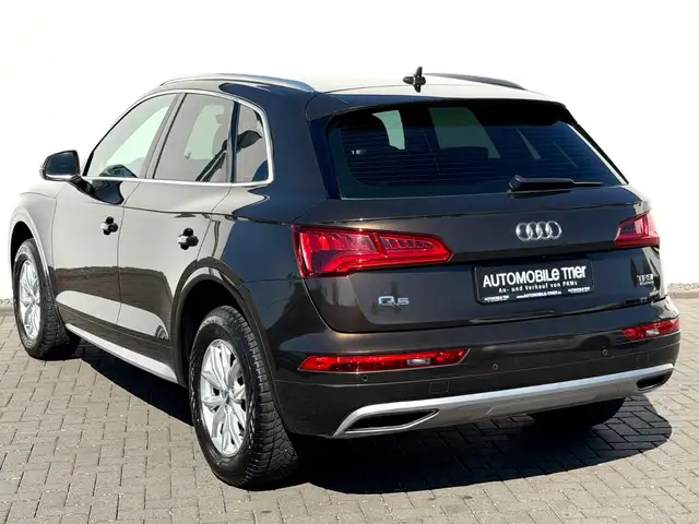 Audi Q5 view 7