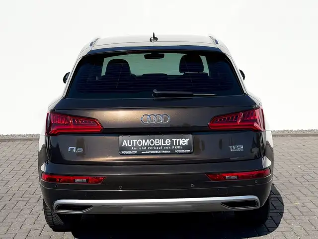 Audi Q5 view 6