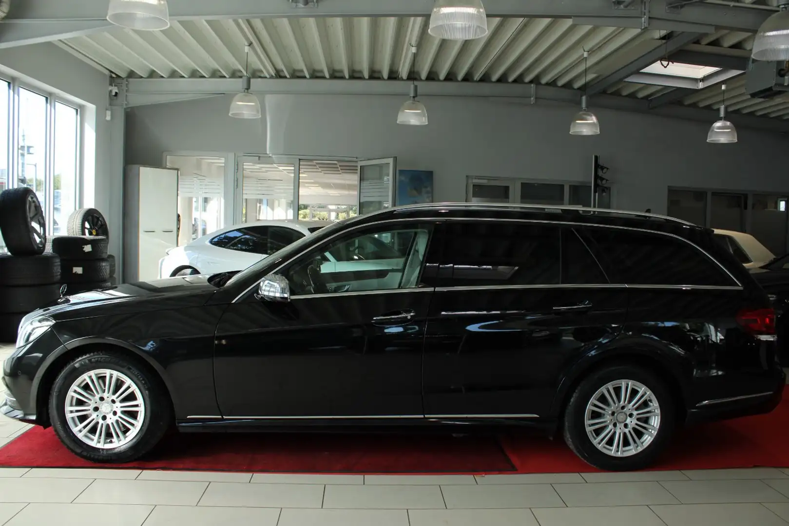 Mercedes-Benz E 300 T BlueTec 7G AHK*Memory-Paket Schwarz - 2