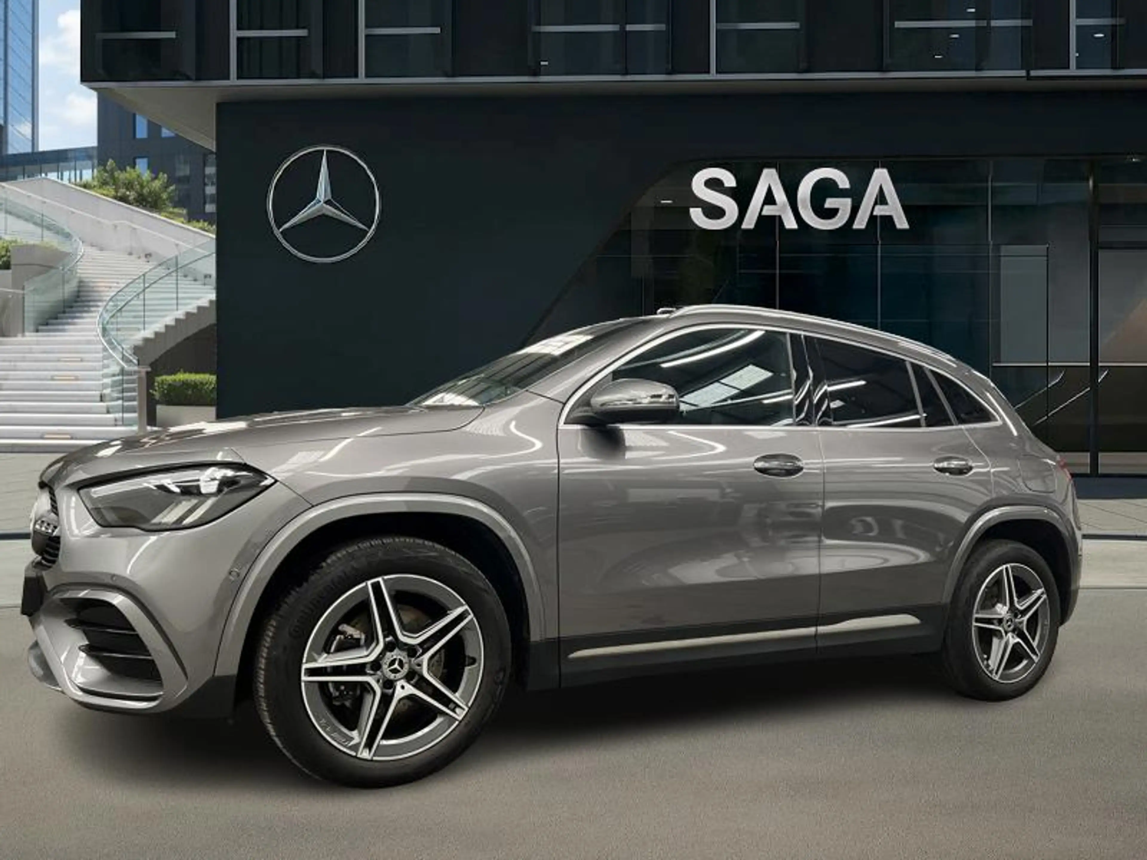 Mercedes-Benz GLA 250 e AMG Line — photo 4