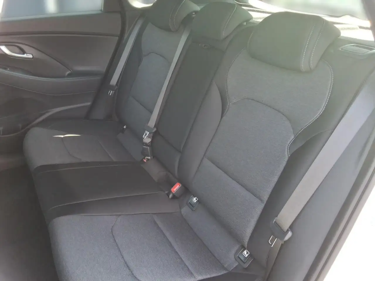 Hyundai i30 MJ25 1.5 TGDi 48V 6-MT Sondermodell ADVANTAGE 11