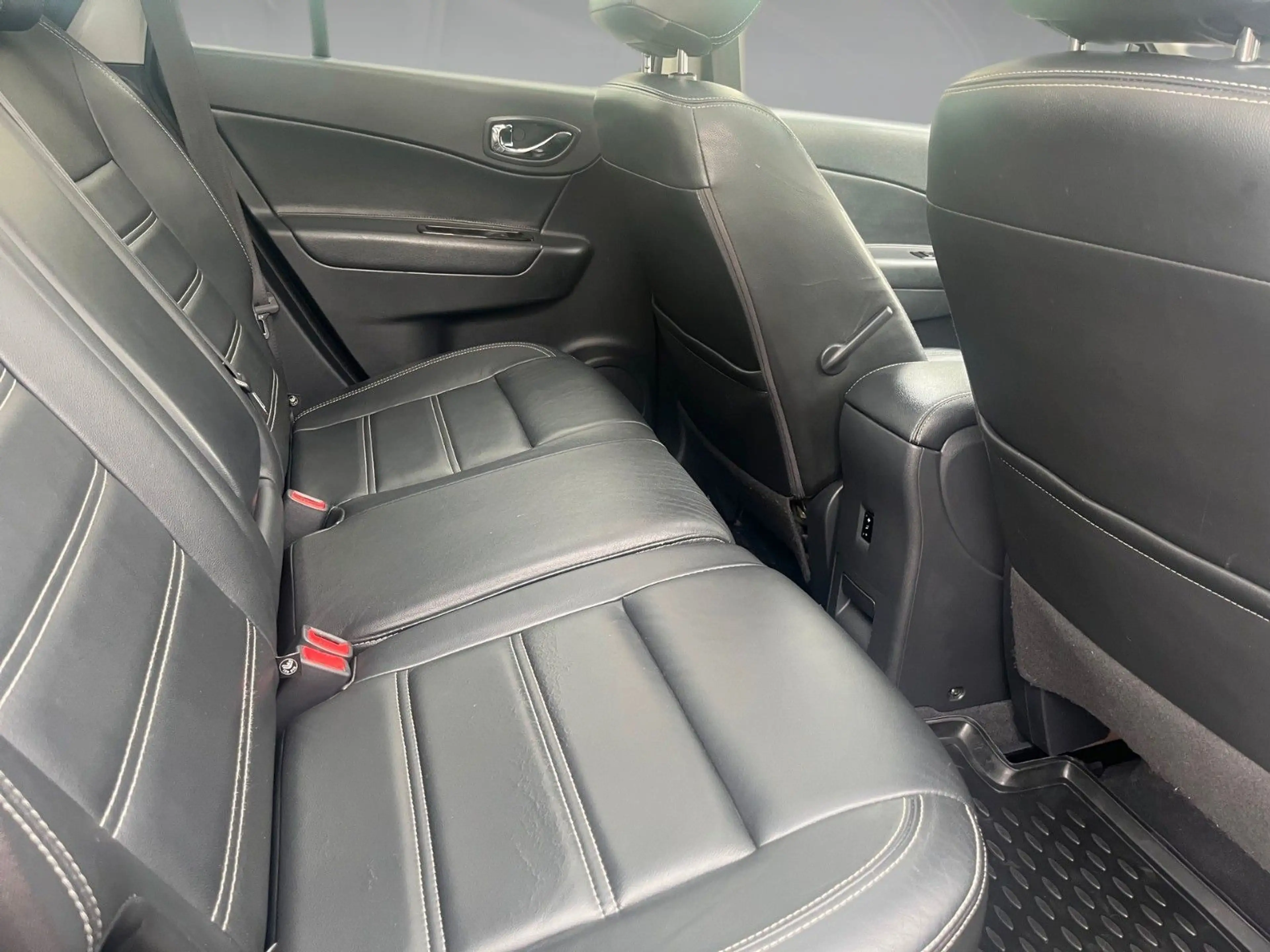 Renault Koleos dCi 175 FAP 4x4 Night and Day — photo 10