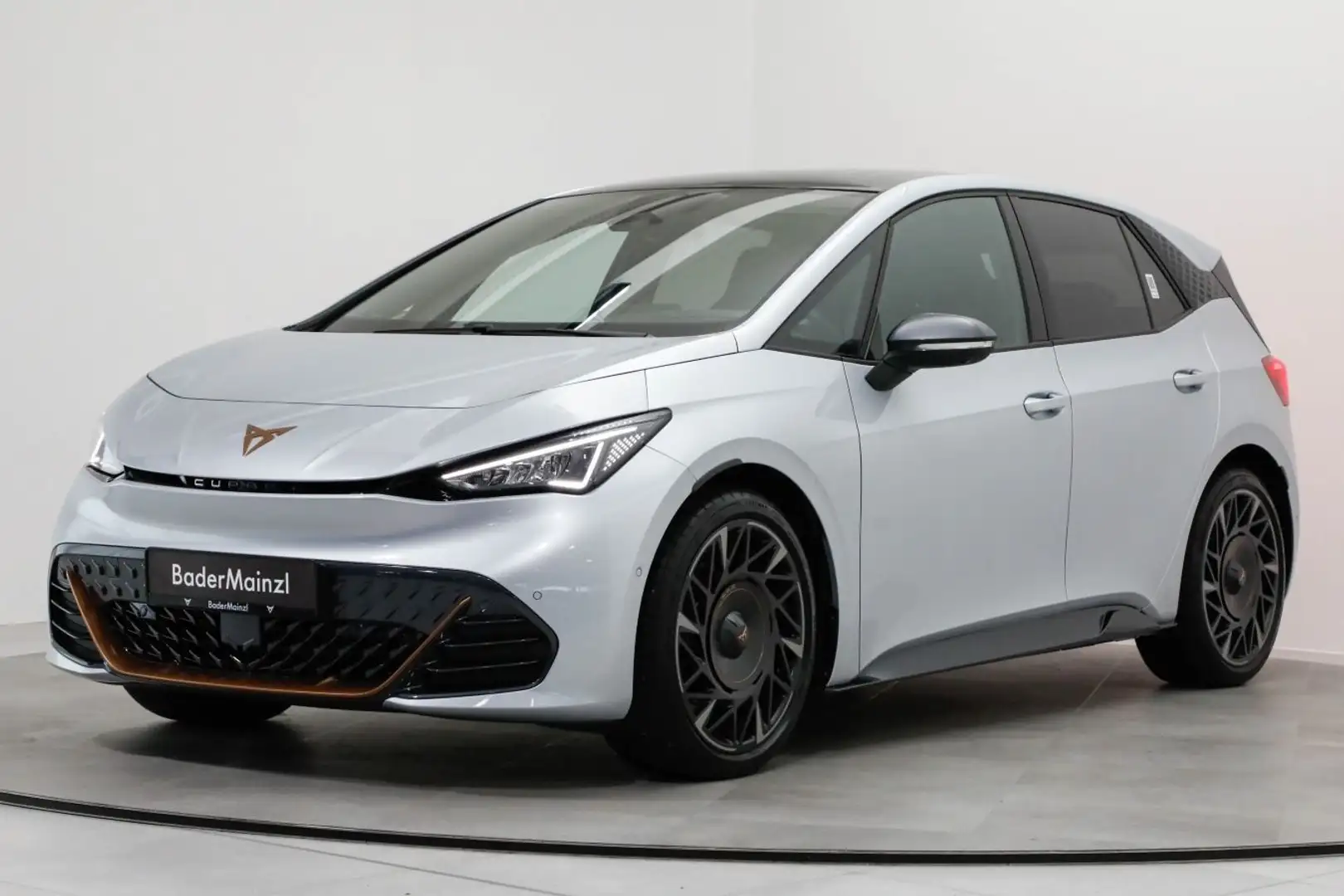 CUPRA Born VZ 79kWh Pano Sennheiser HUD Navi ACC 360° Silber - 2