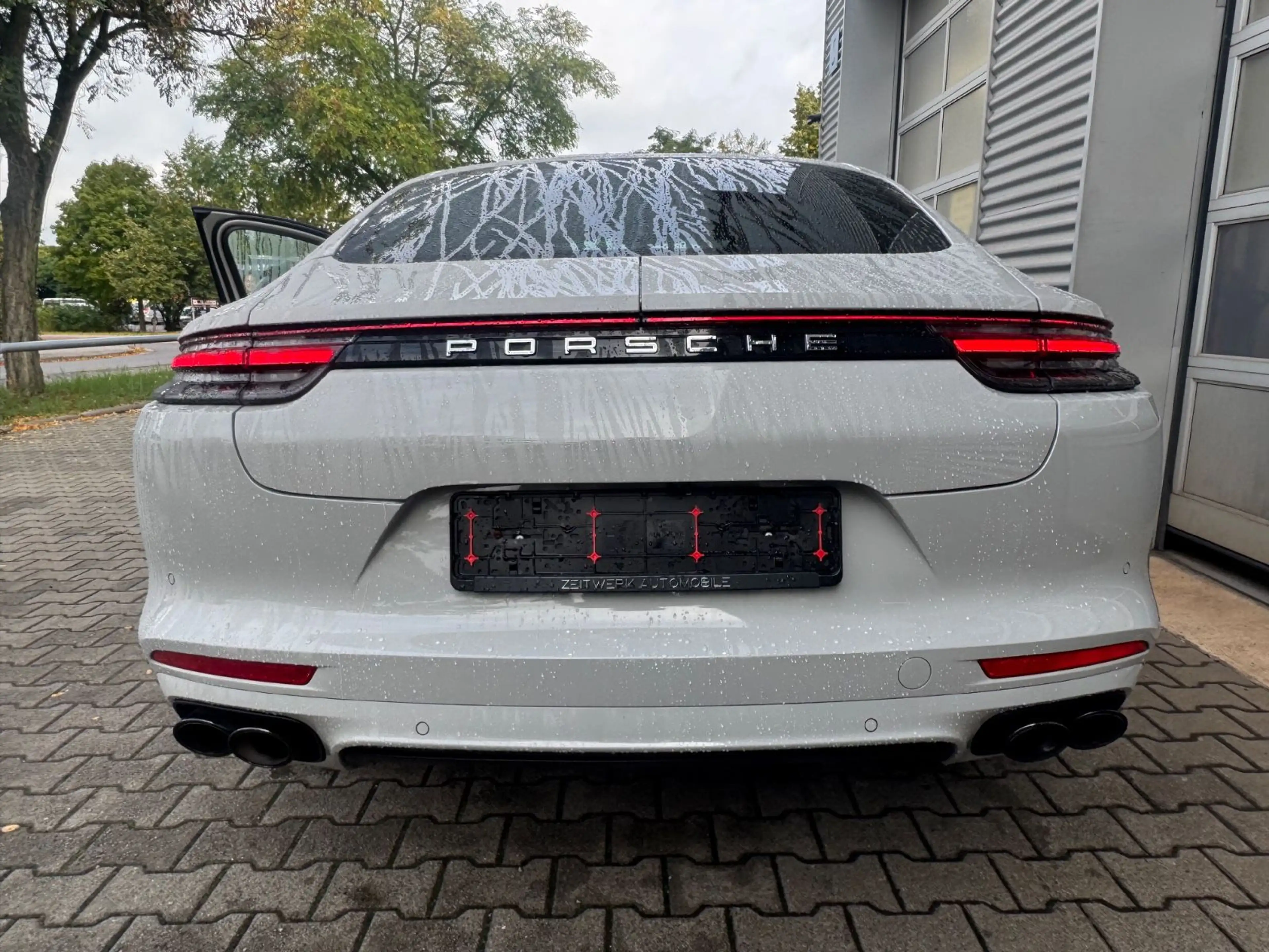 Porsche Panamera Turbo S E-Hybrid — photo 9