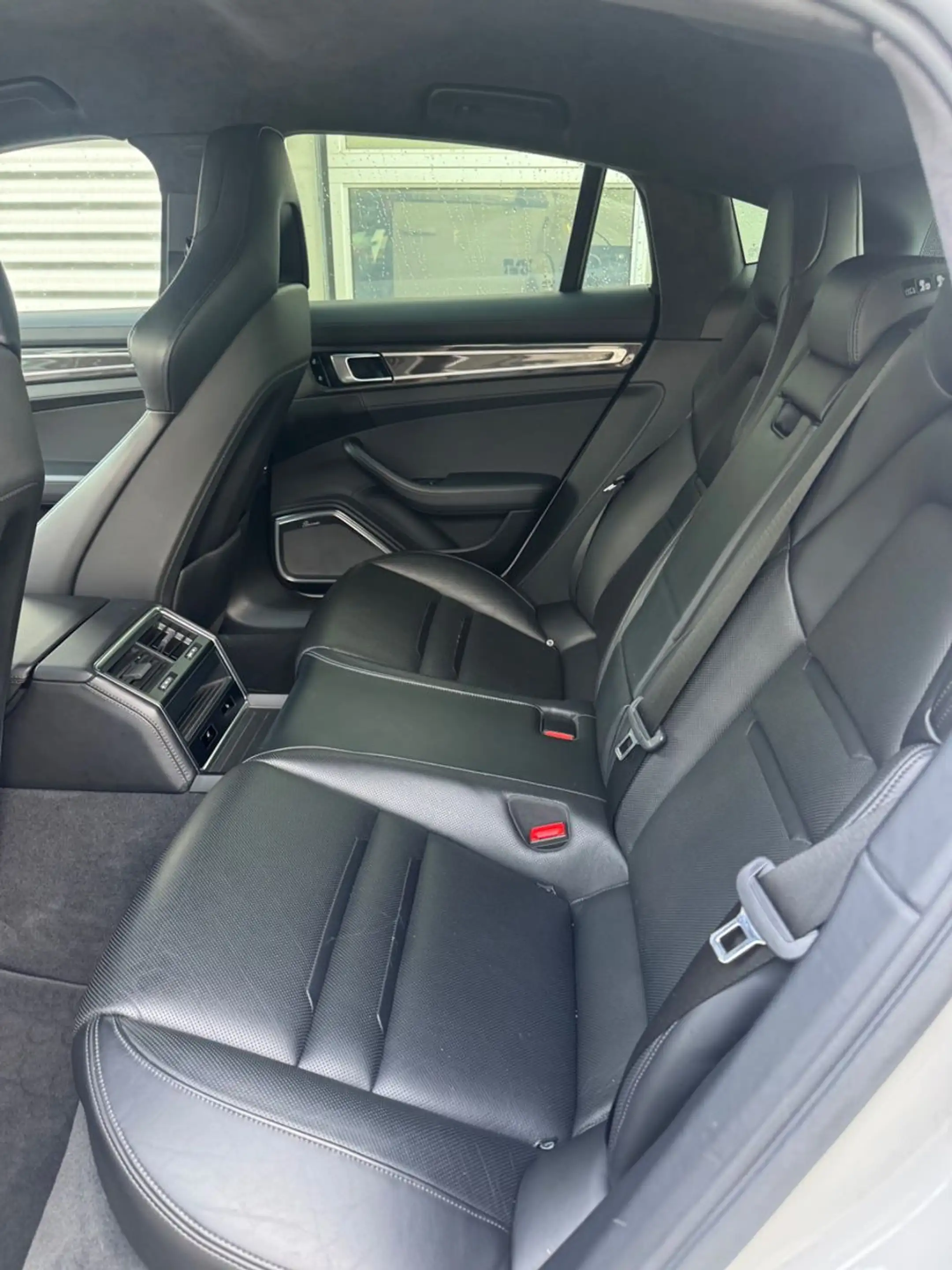 Porsche Panamera Turbo S E-Hybrid — photo 8
