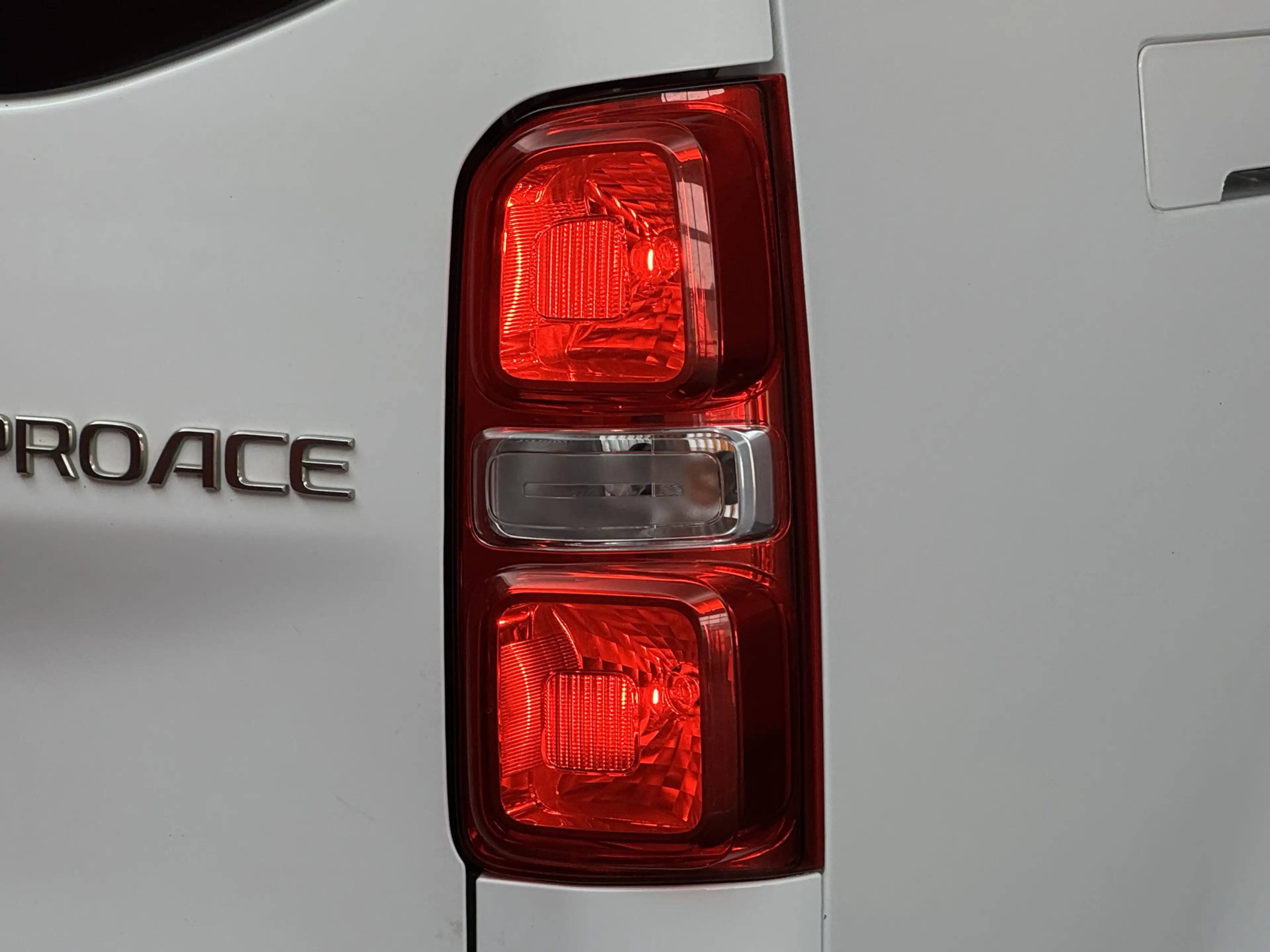 Toyota Proace Worker 2.0 D-4D Navigator Long | Trekhaak | Cruise — photo 13