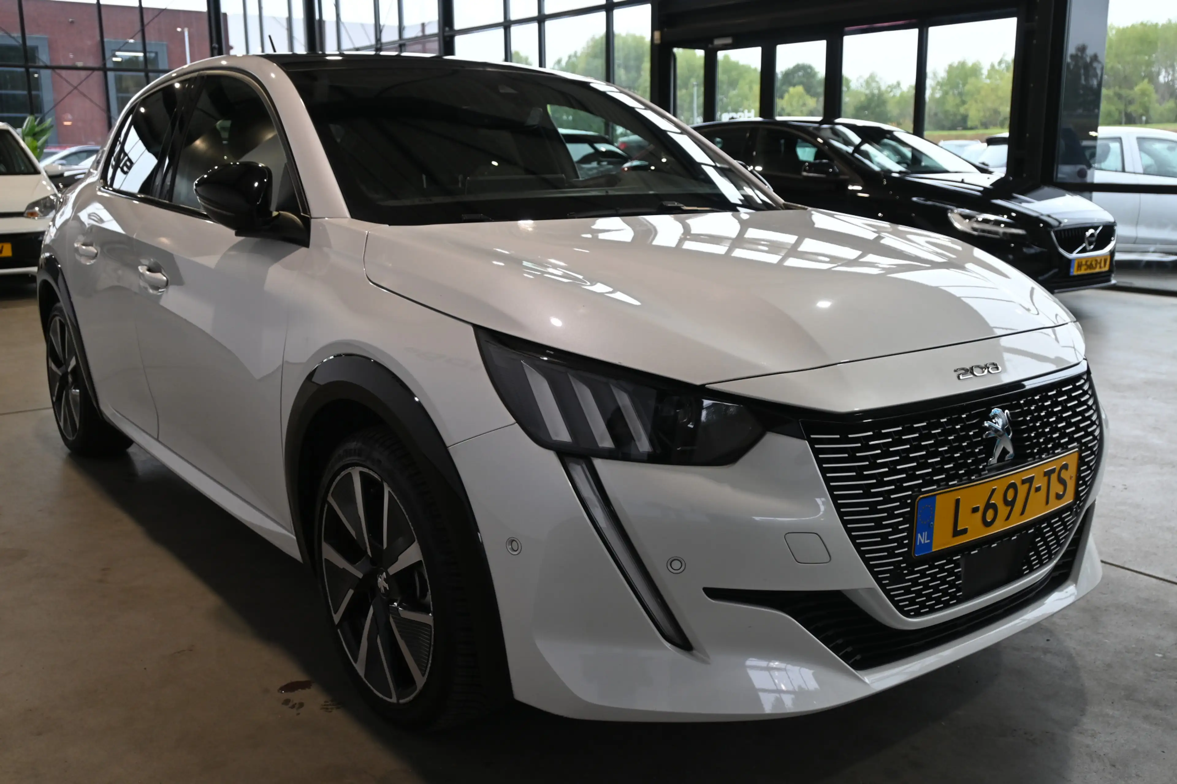 Peugeot e-208 EV GT Pack Clima Adaptieve cruise SOH 100% Panoram — photo 5