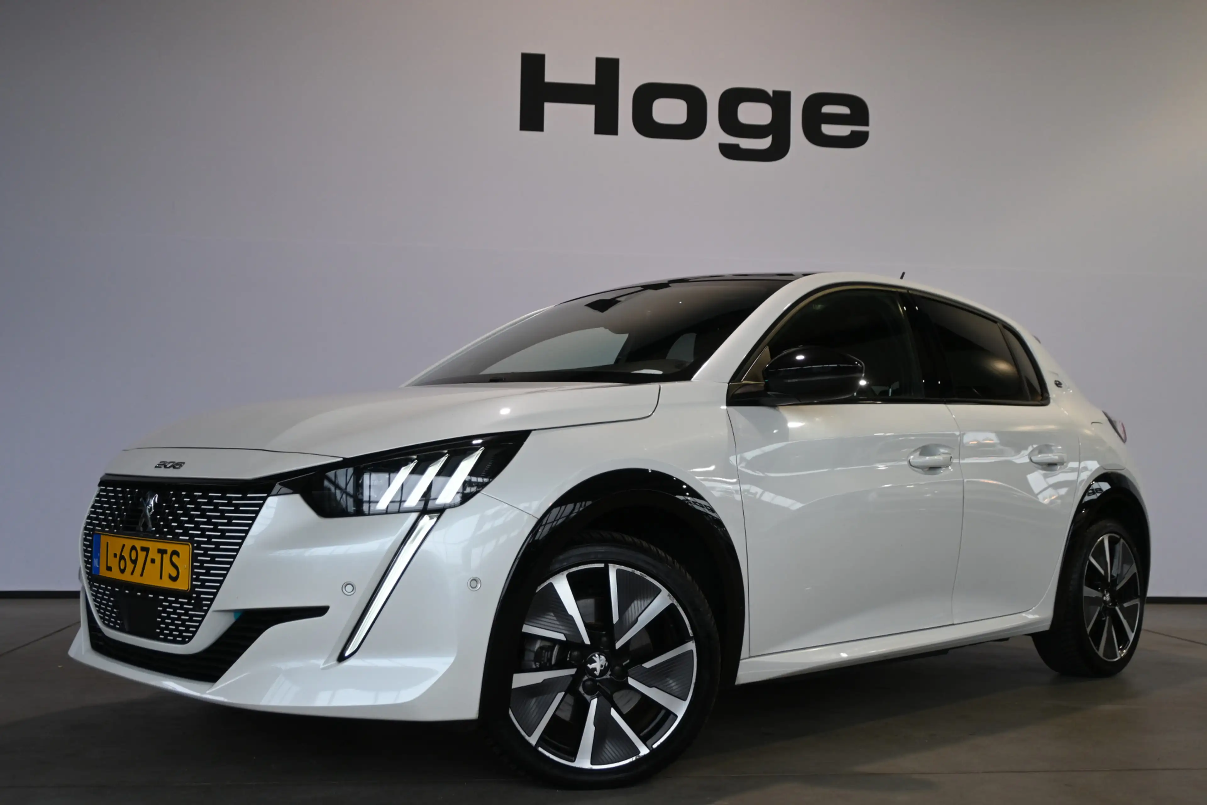 Peugeot e-208 EV GT Pack Clima Adaptieve cruise SOH 100% Panoram
