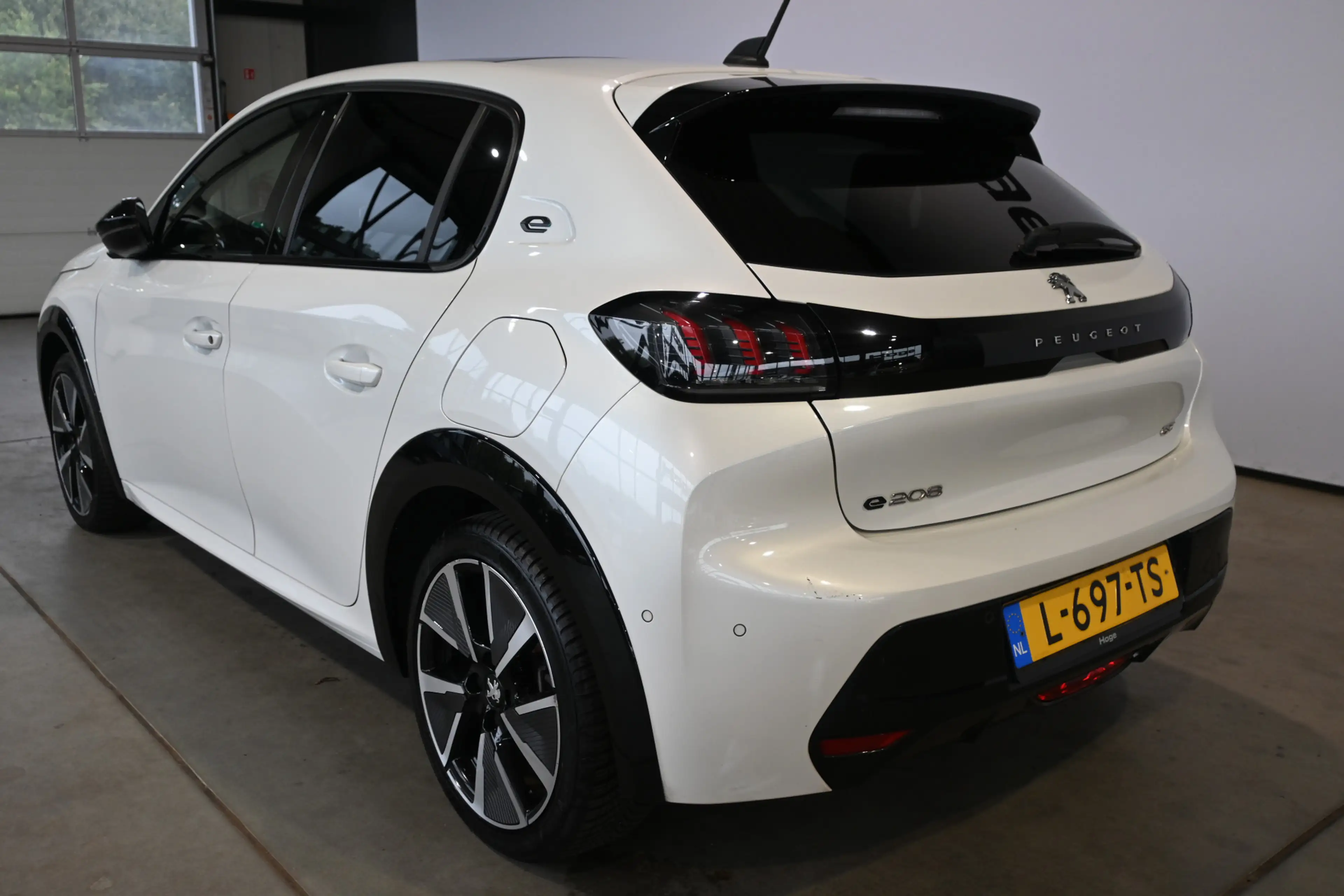 Peugeot e-208 EV GT Pack Clima Adaptieve cruise SOH 100% Panoram — photo 15