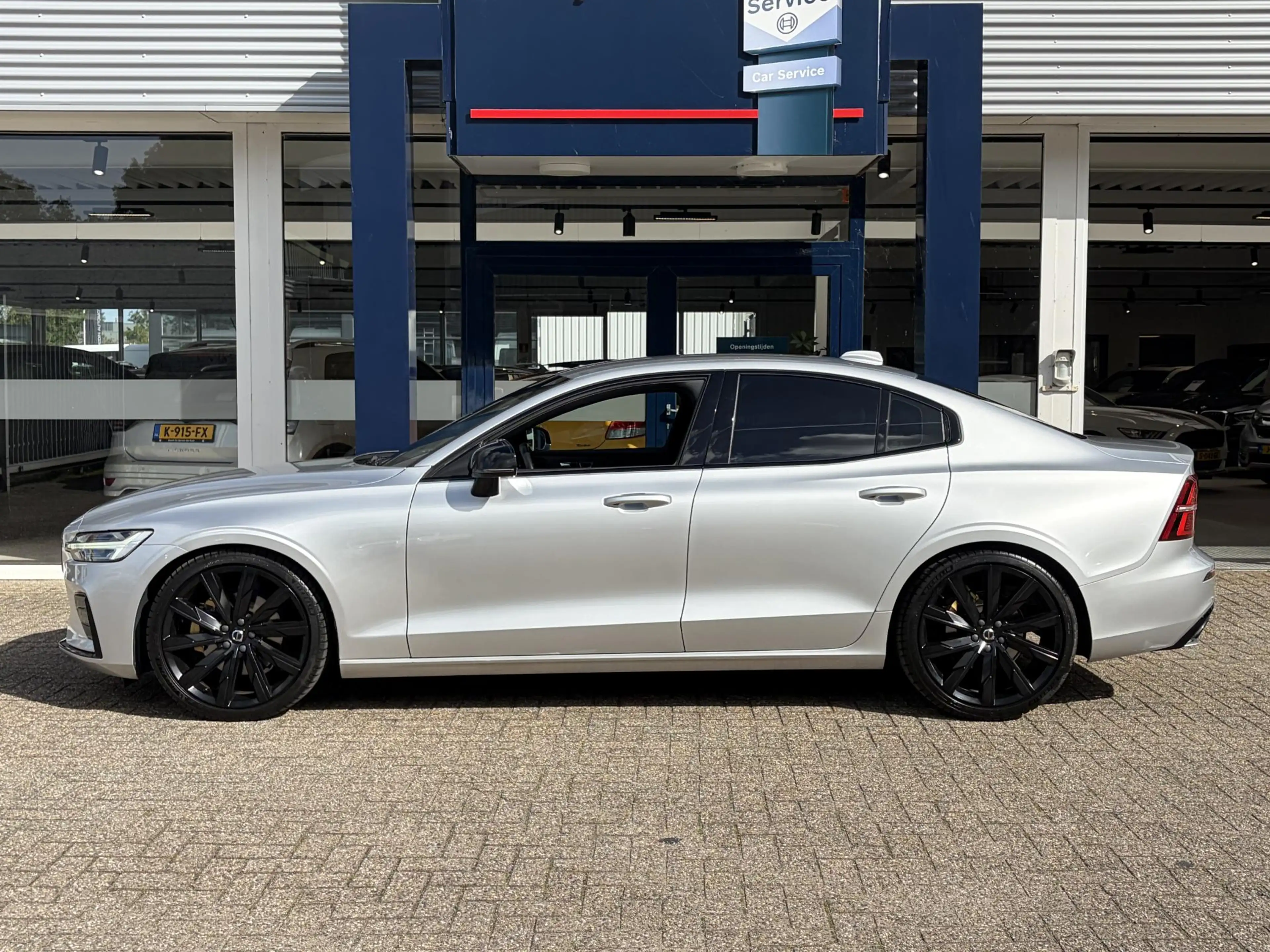 Volvo S60 2.0 T4 R-Design / Automaat / NL-Auto / Dealer-Onde — photo 3