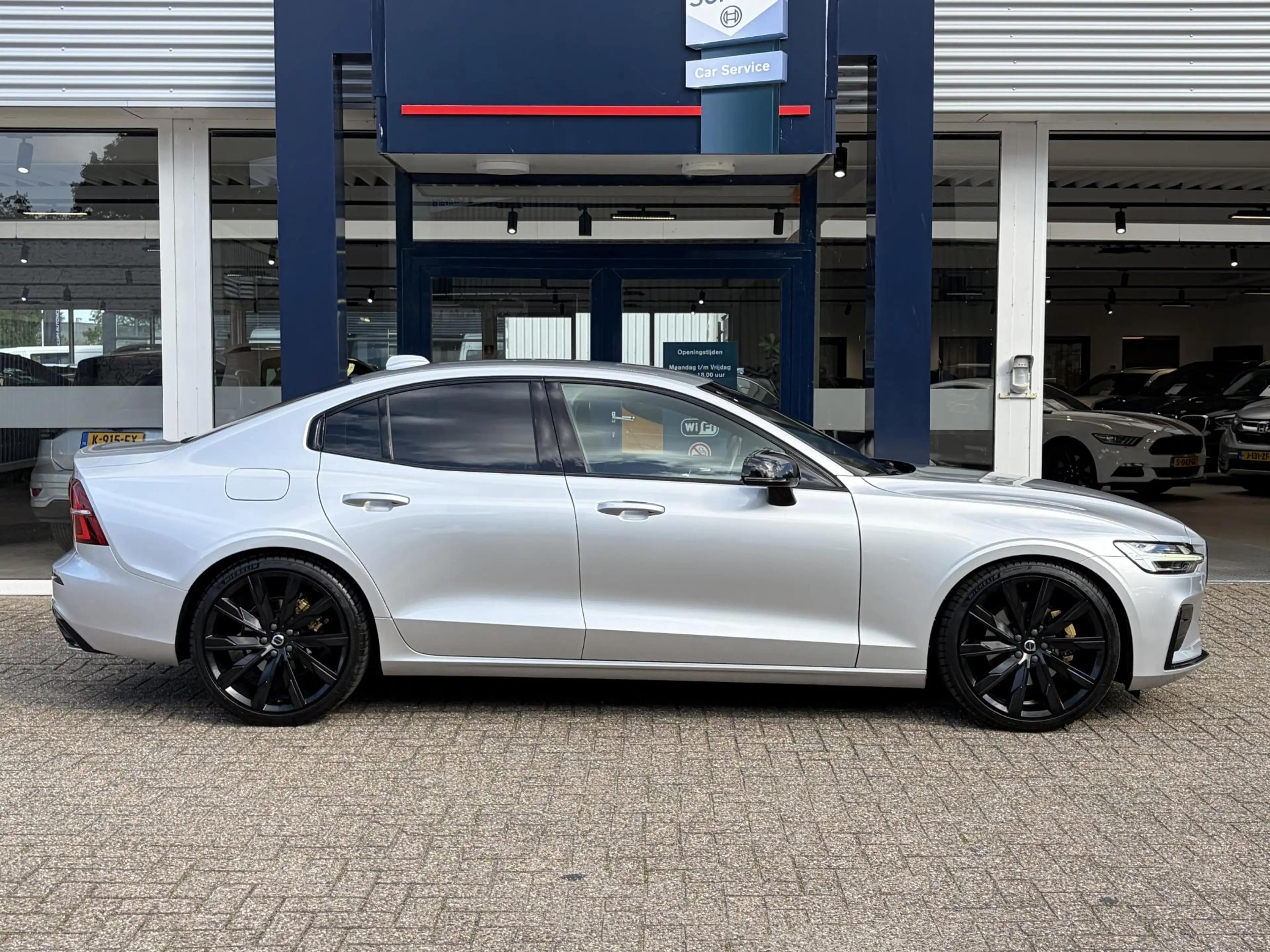 Volvo S60 2.0 T4 R-Design / Automaat / NL-Auto / Dealer-Onde — photo 4