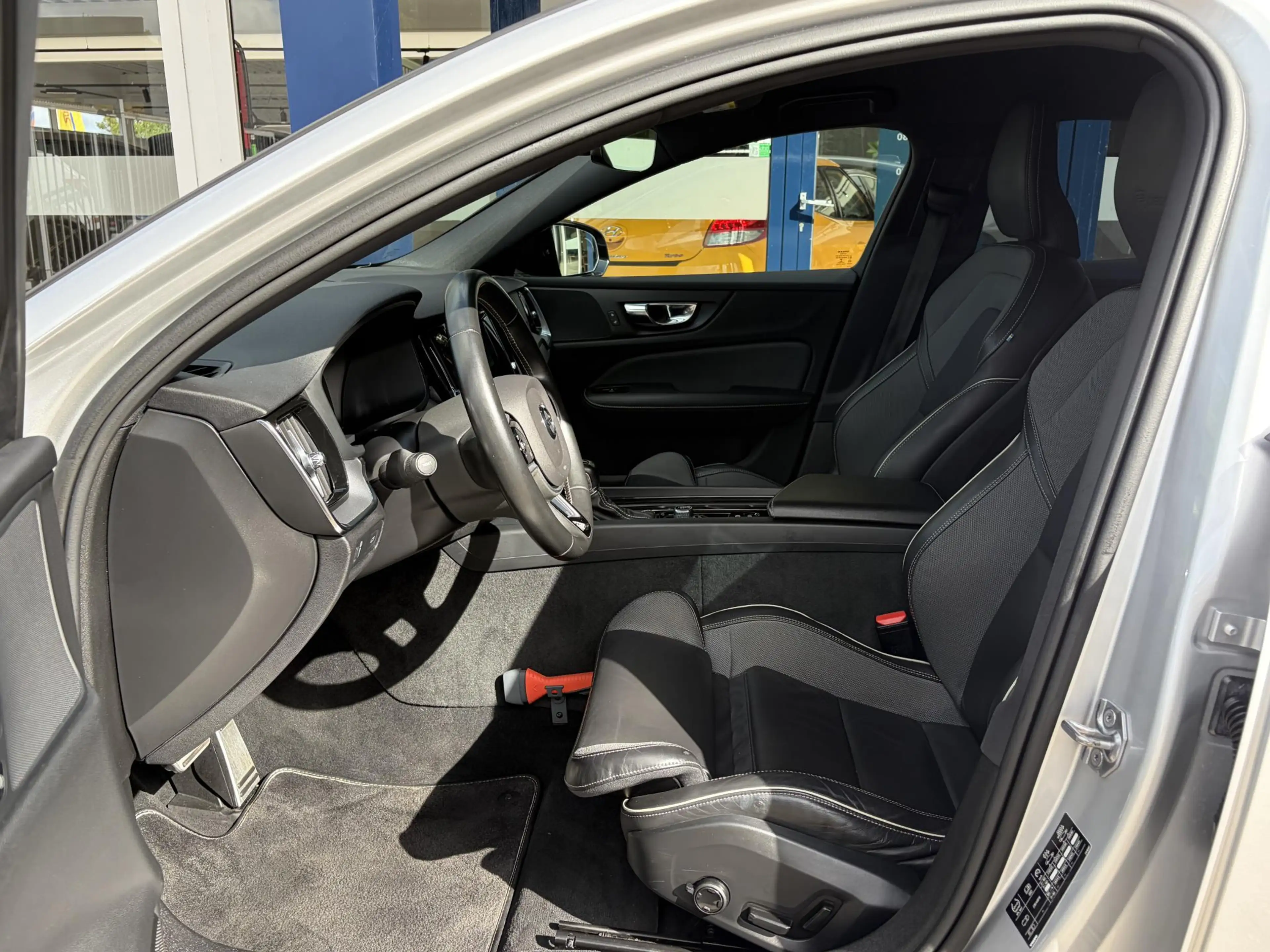 Volvo S60 2.0 T4 R-Design / Automaat / NL-Auto / Dealer-Onde — photo 11