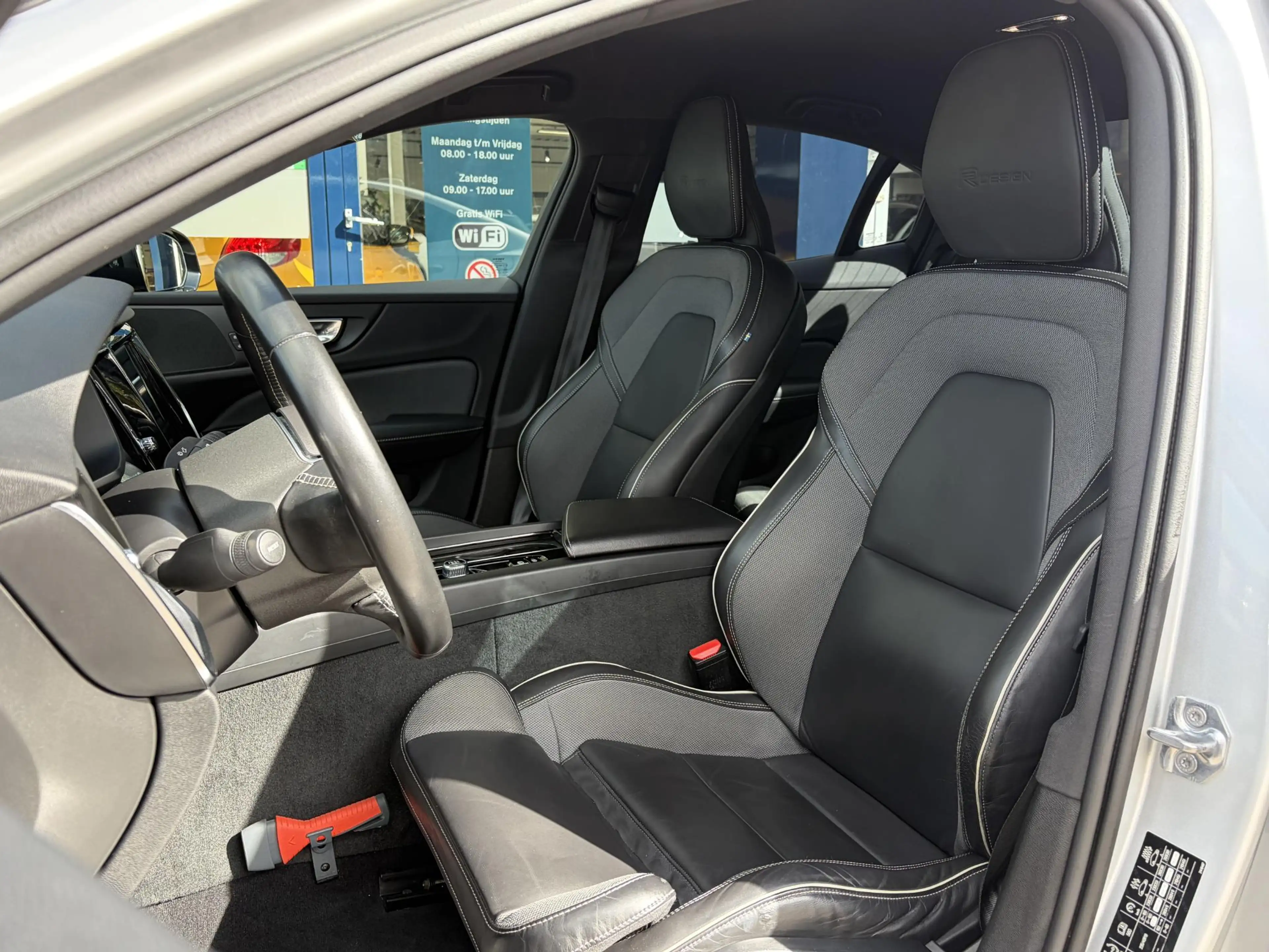Volvo S60 2.0 T4 R-Design / Automaat / NL-Auto / Dealer-Onde — photo 12