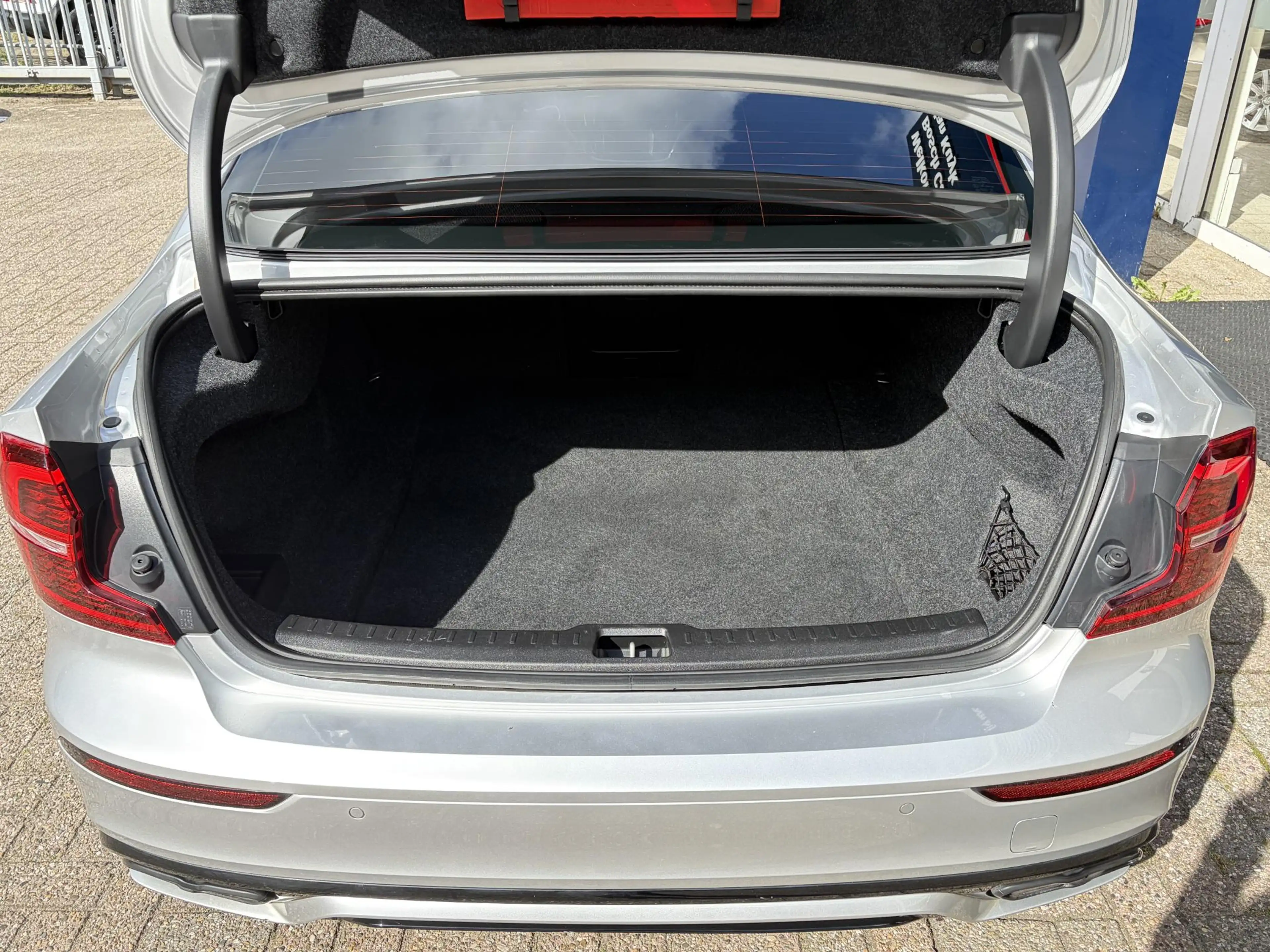 Volvo S60 2.0 T4 R-Design / Automaat / NL-Auto / Dealer-Onde — photo 7