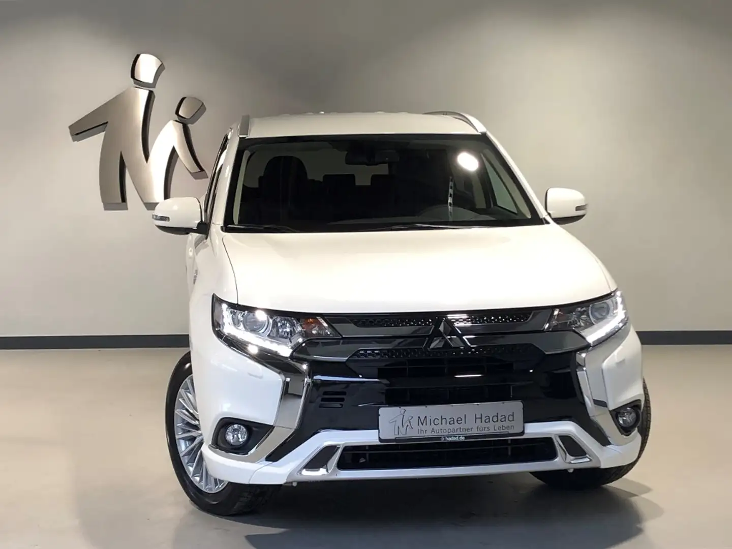 Mitsubishi Outlander Outlander Plugin Hybrid 2.4 BASIS SPIRIT 4WD WKR Blanc - 1