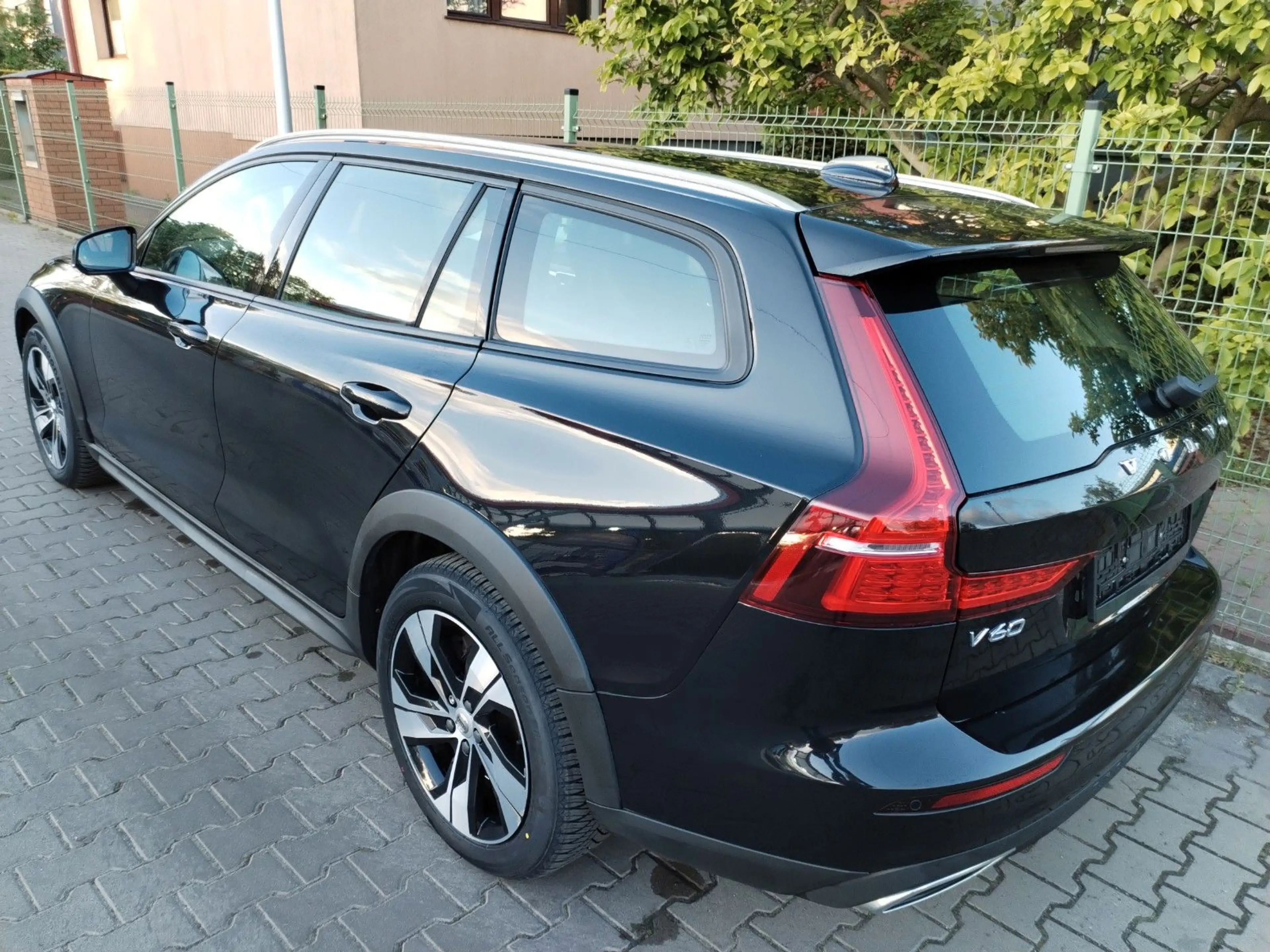 Volvo V60 Cross Country D3 AWD Geartronic Pro — photo 7