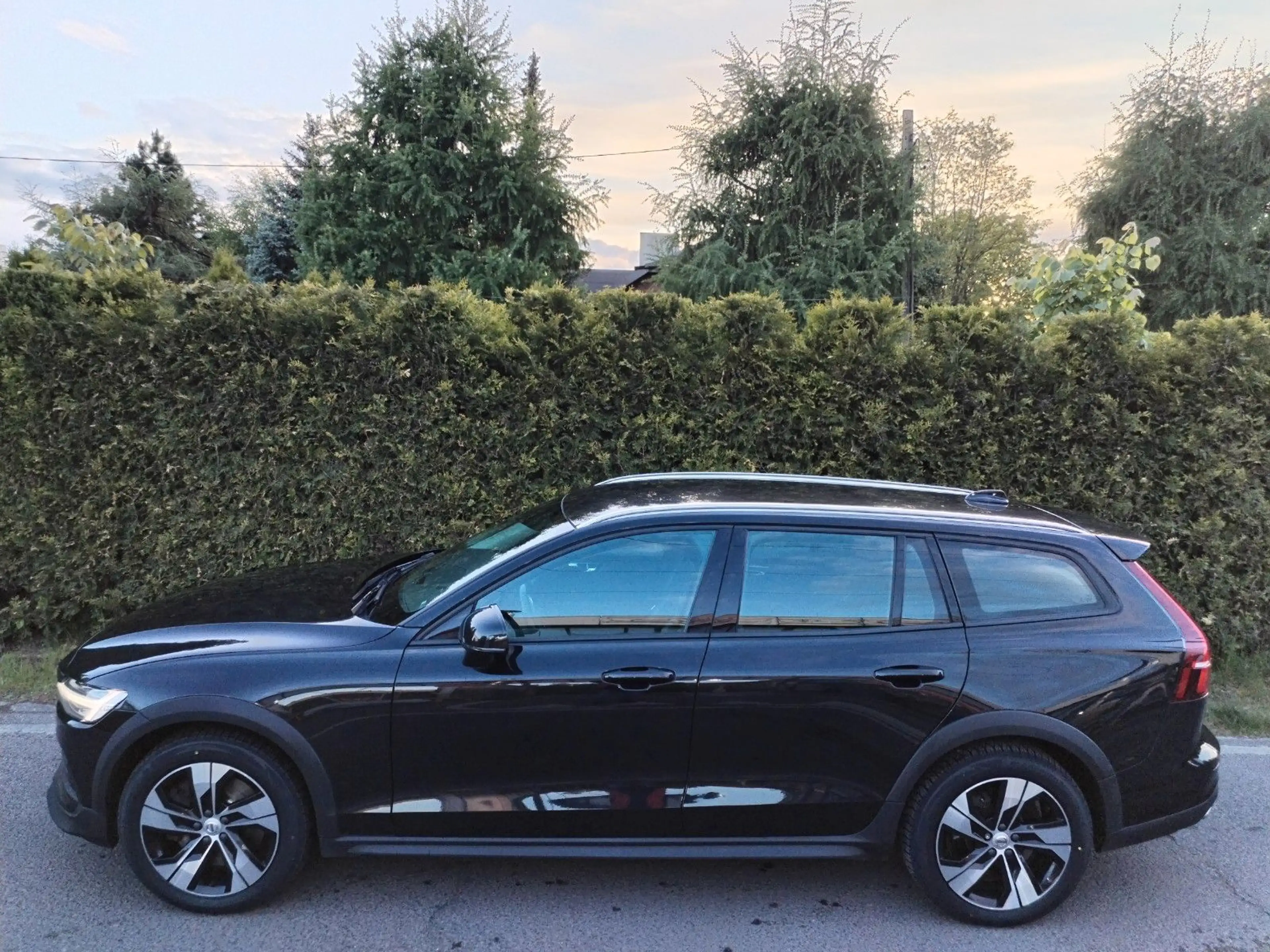 Volvo V60 Cross Country D3 AWD Geartronic Pro — photo 4