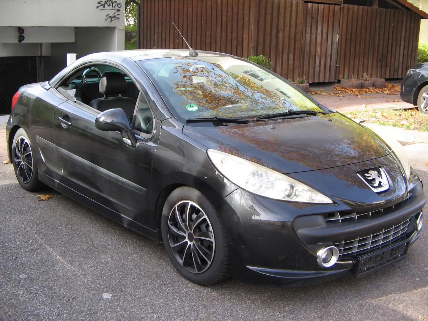 Peugeot 207 207 CC Sport1.6 16V THP150/LEDER/TÜV BIS 03-26 Schwarz - 1