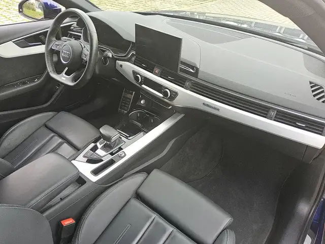 Audi A4 view 7