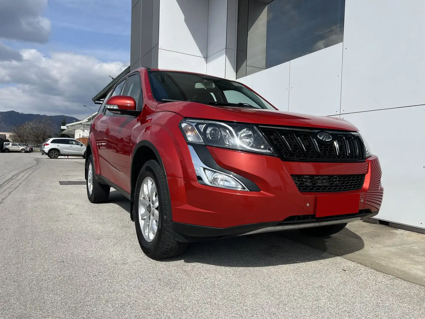 Mahindra XUV500 2.2 16V AWD W6 Rot - 1