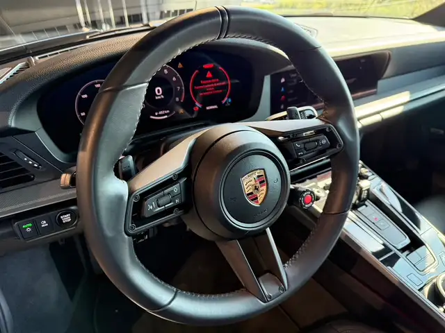 Porsche 911 view 12