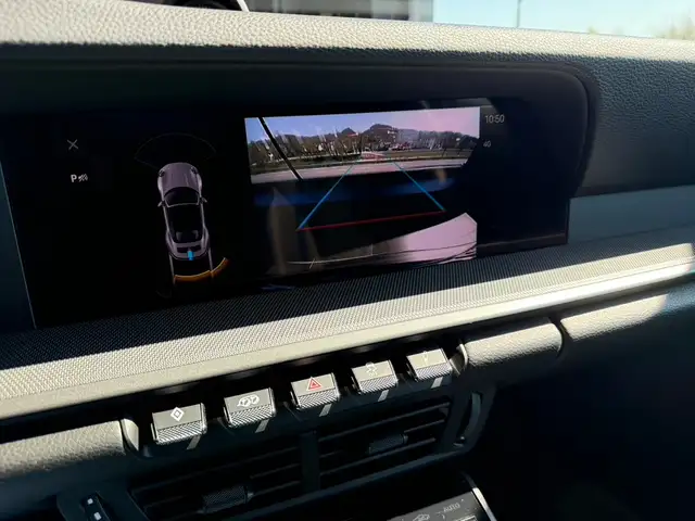 Porsche 911 view 13