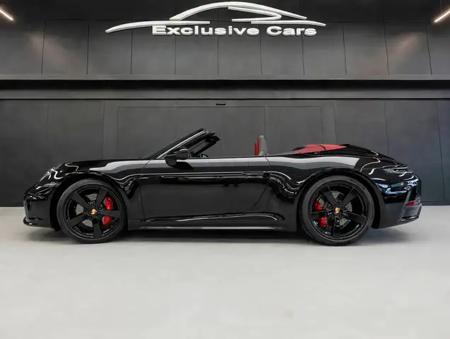 Porsche 911 view 2