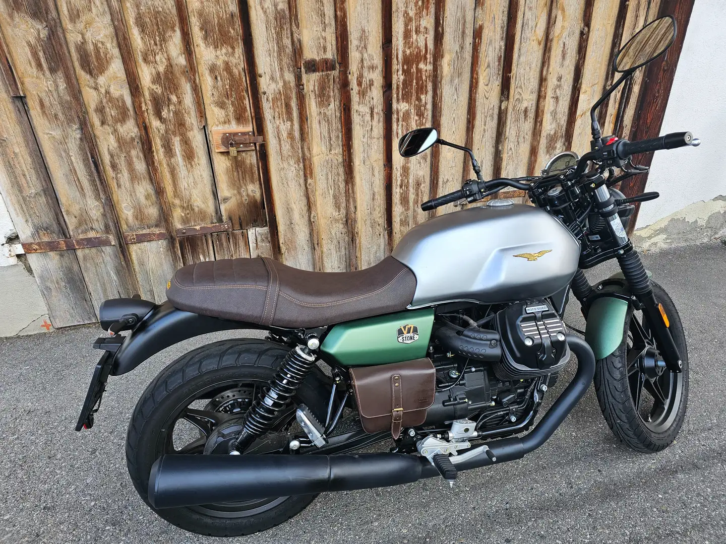 Moto Guzzi V 7 Stone Centenario Silber - 2