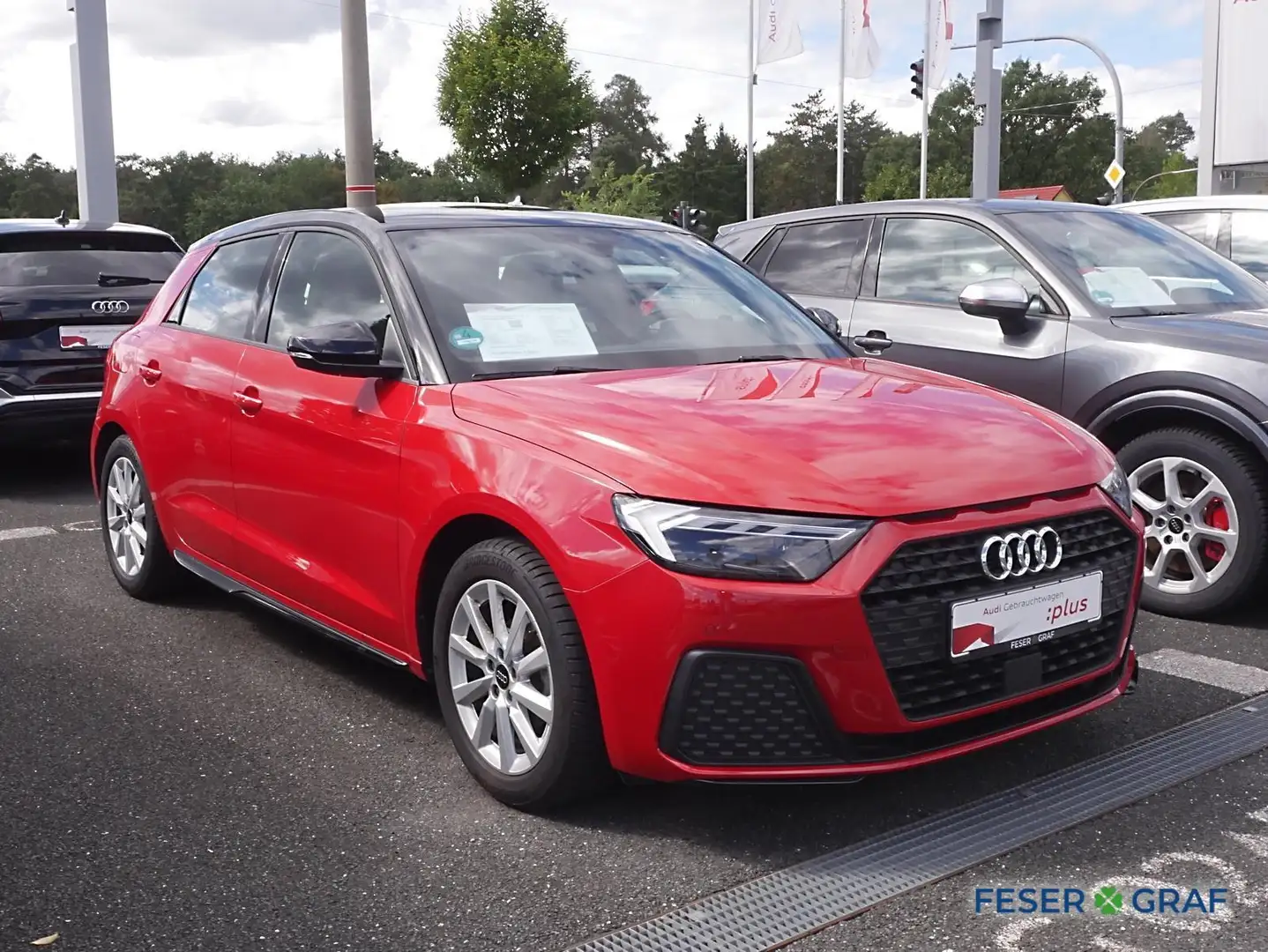 Audi A1 Sportback 25 TFSI LED Navi Tempomat PDC 16" Rood - 2