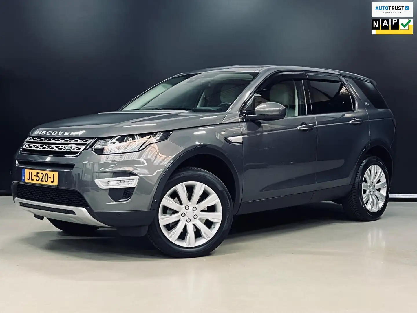 Land Rover Discovery Sport 2.0 Si4 4WD HSE Luxury 241PK, Voll Led, Leder, Cam Grijs - 1