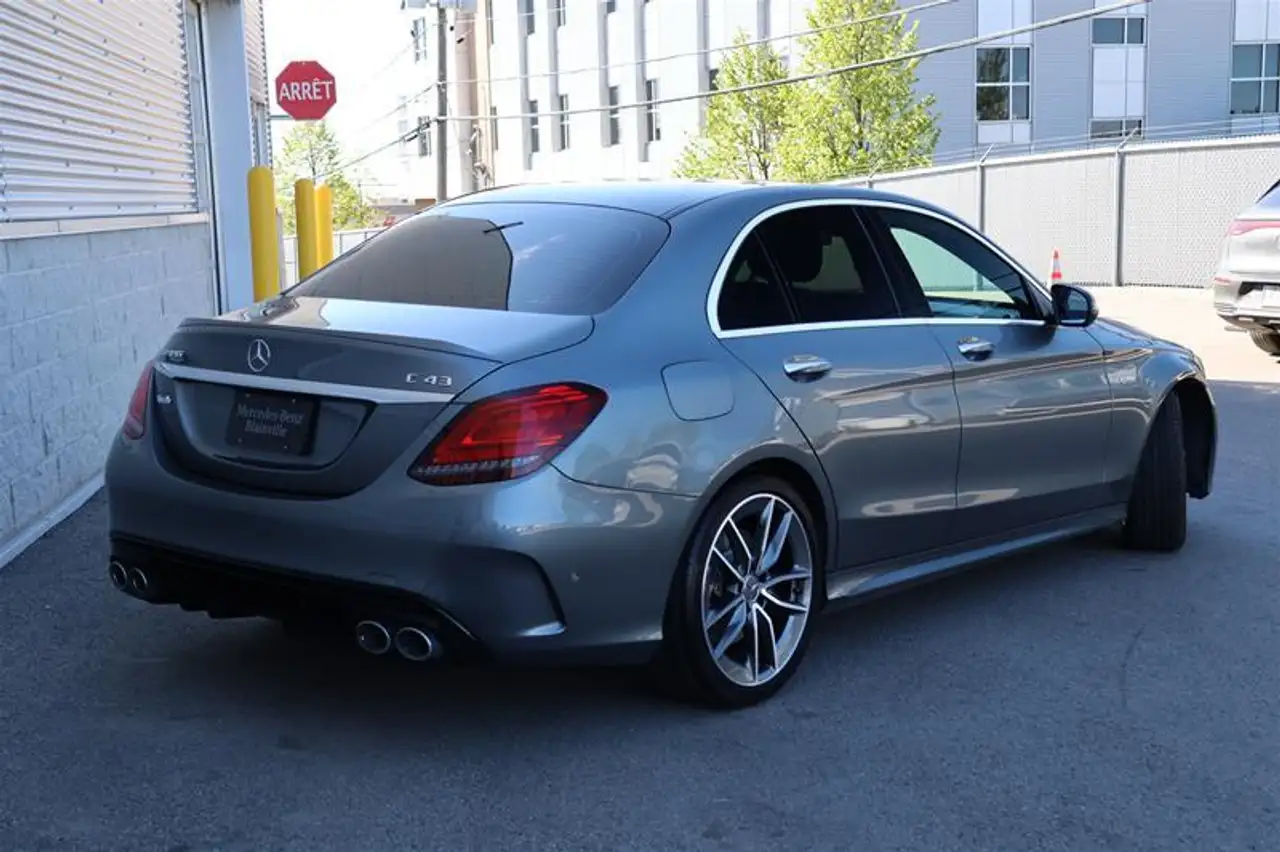 Mercedes-Benz C-Class снимка Mercedes-Benz C-Class