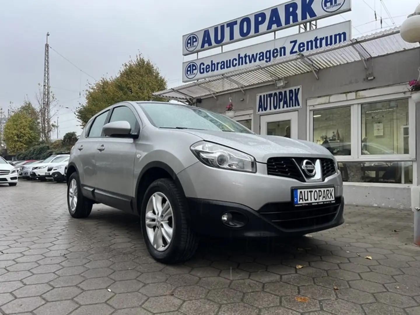 Nissan Qashqai 2.0 CVT Acenta*Automatik*82000 KM Gris - 1