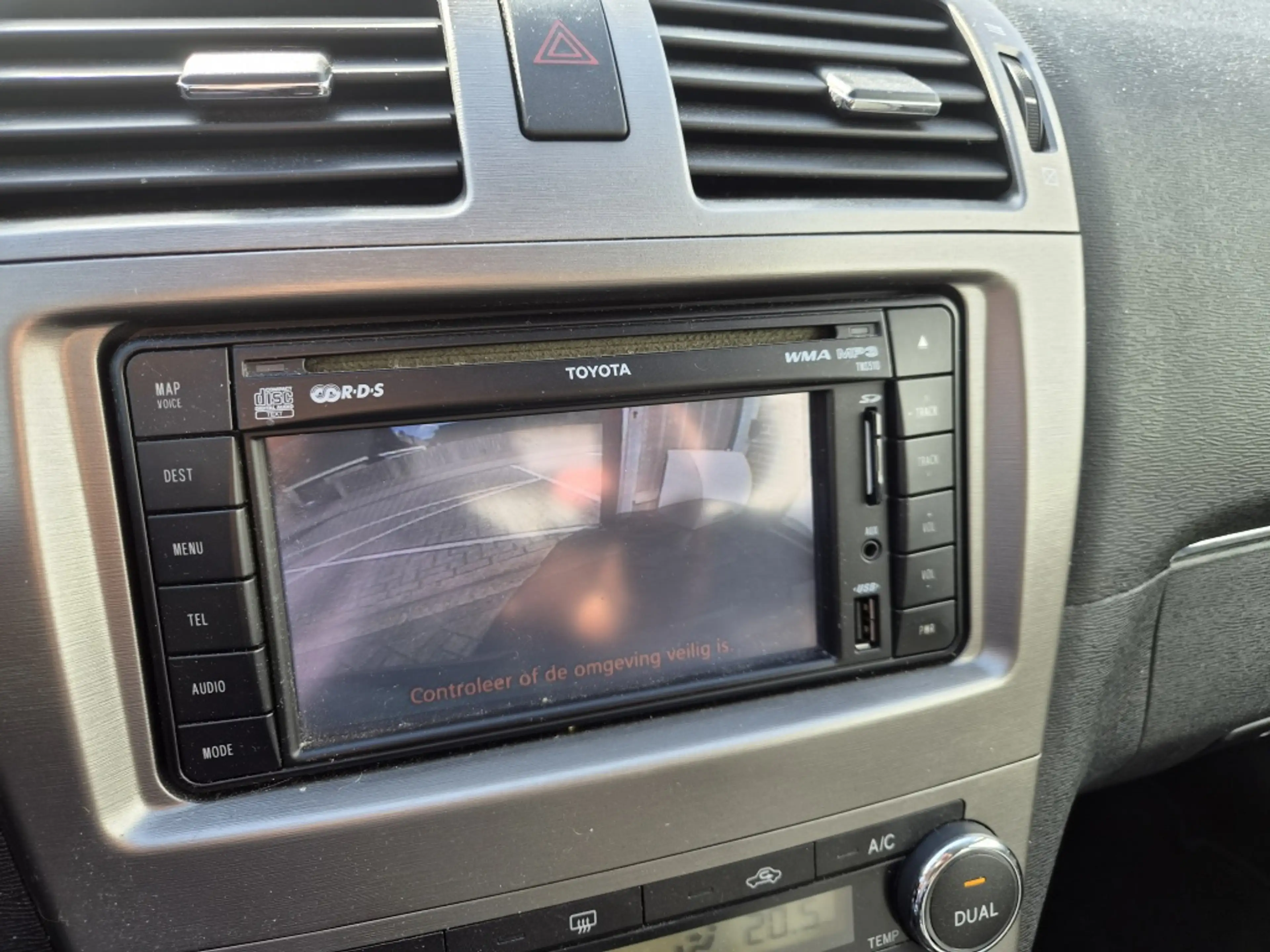 Toyota Avensis 1.6 VVTi Business — photo 14