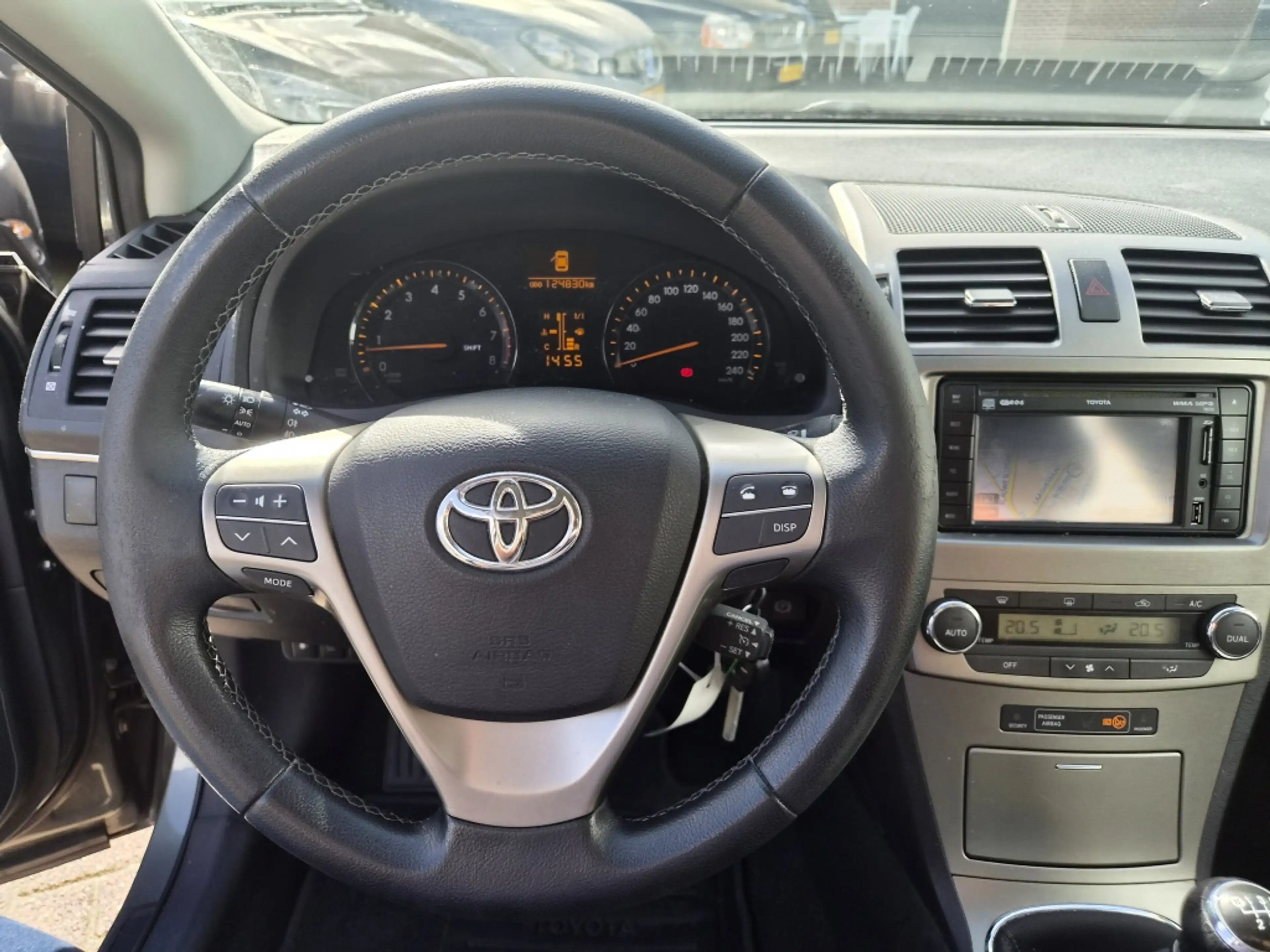 Toyota Avensis 1.6 VVTi Business — photo 2