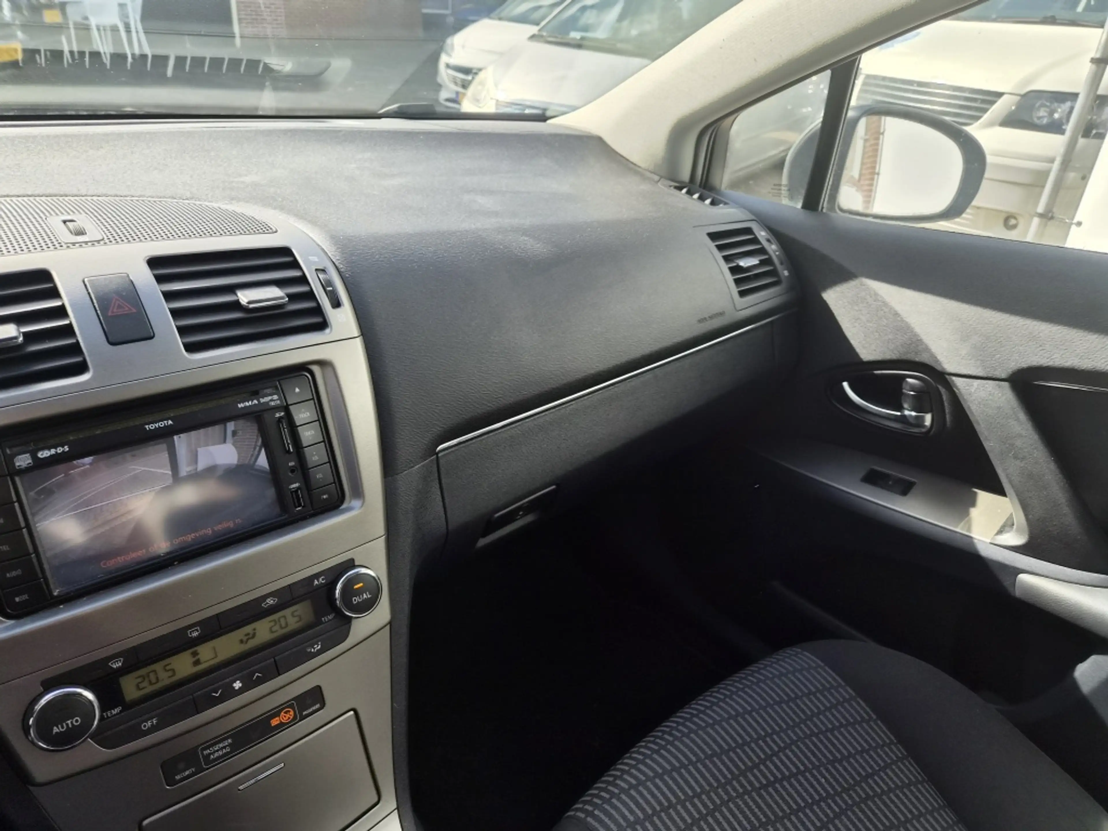 Toyota Avensis 1.6 VVTi Business — photo 8