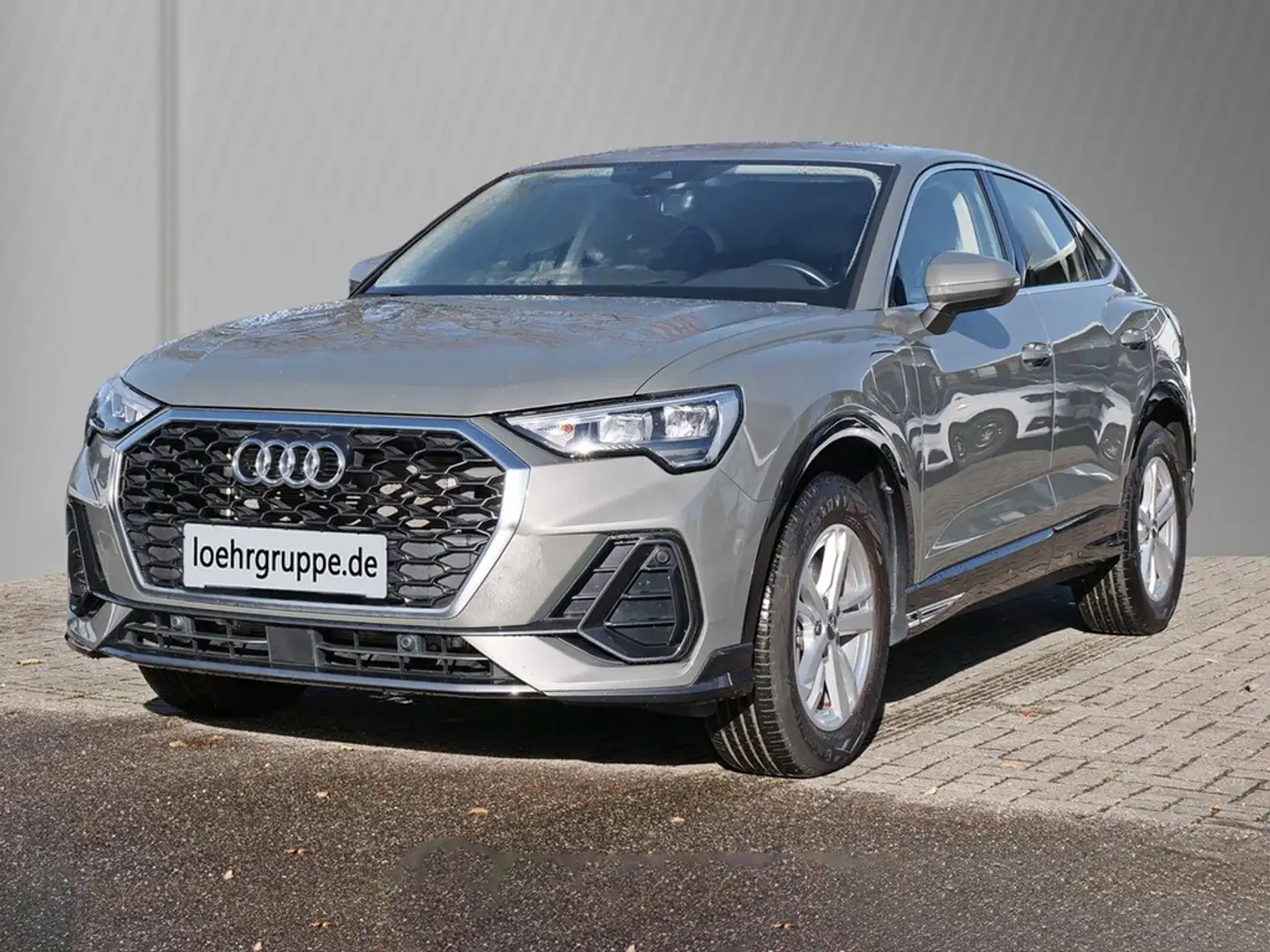 Audi Q3 Sportback 45 TFSI e *AHK*NAVI*ACC*KAMERA* Grau - 2