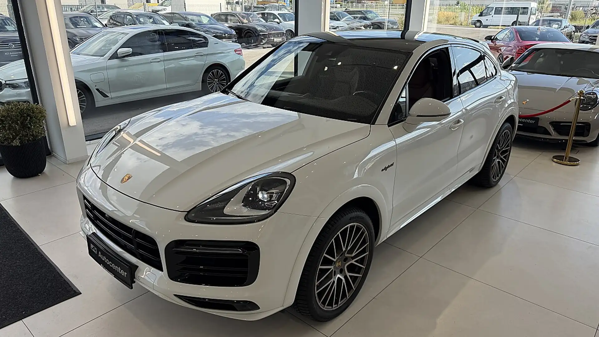 Porsche Cayenne coupe E-Hybrid Weiß - 2