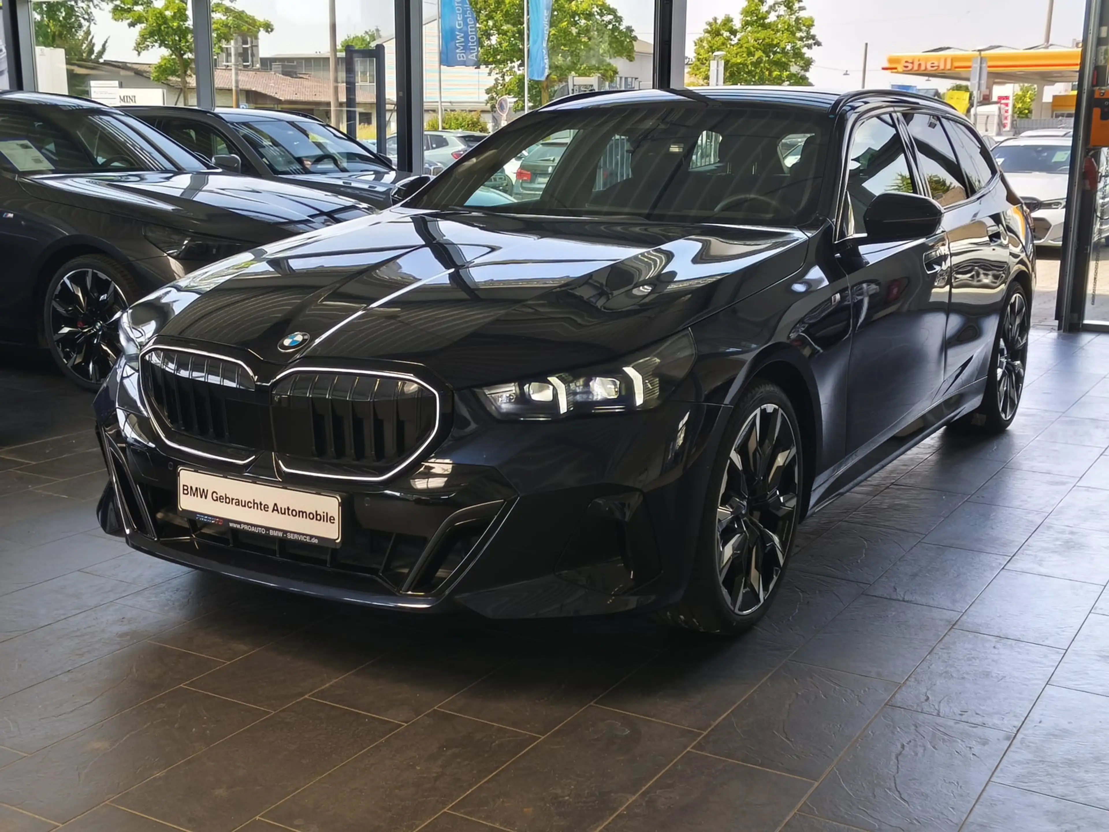 BMW 520 i M Sport Pro Tour. AHK/HUD/Pano/360°/B&W — photo 3