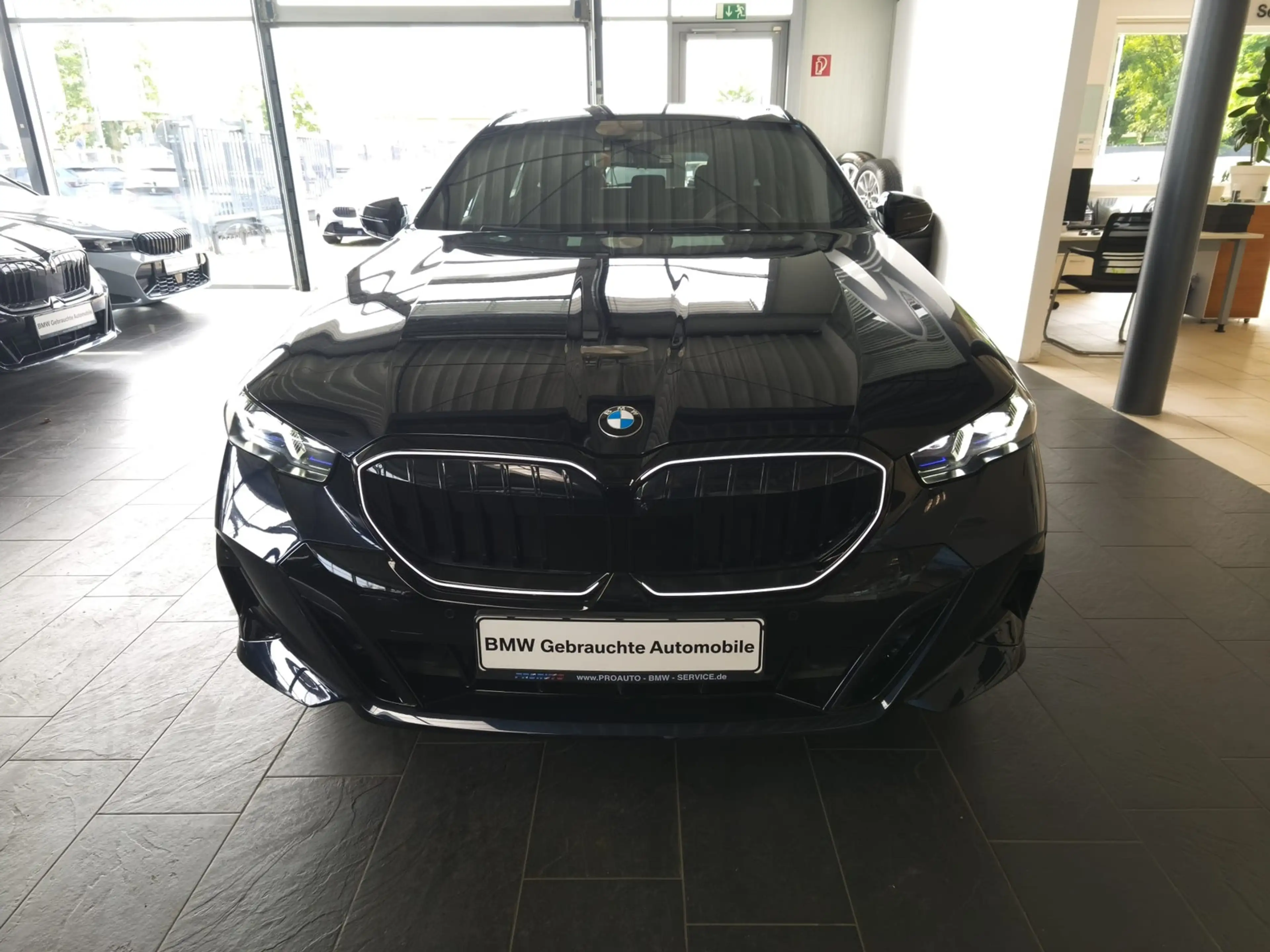 BMW 520 i M Sport Pro Tour. AHK/HUD/Pano/360°/B&W — photo 2