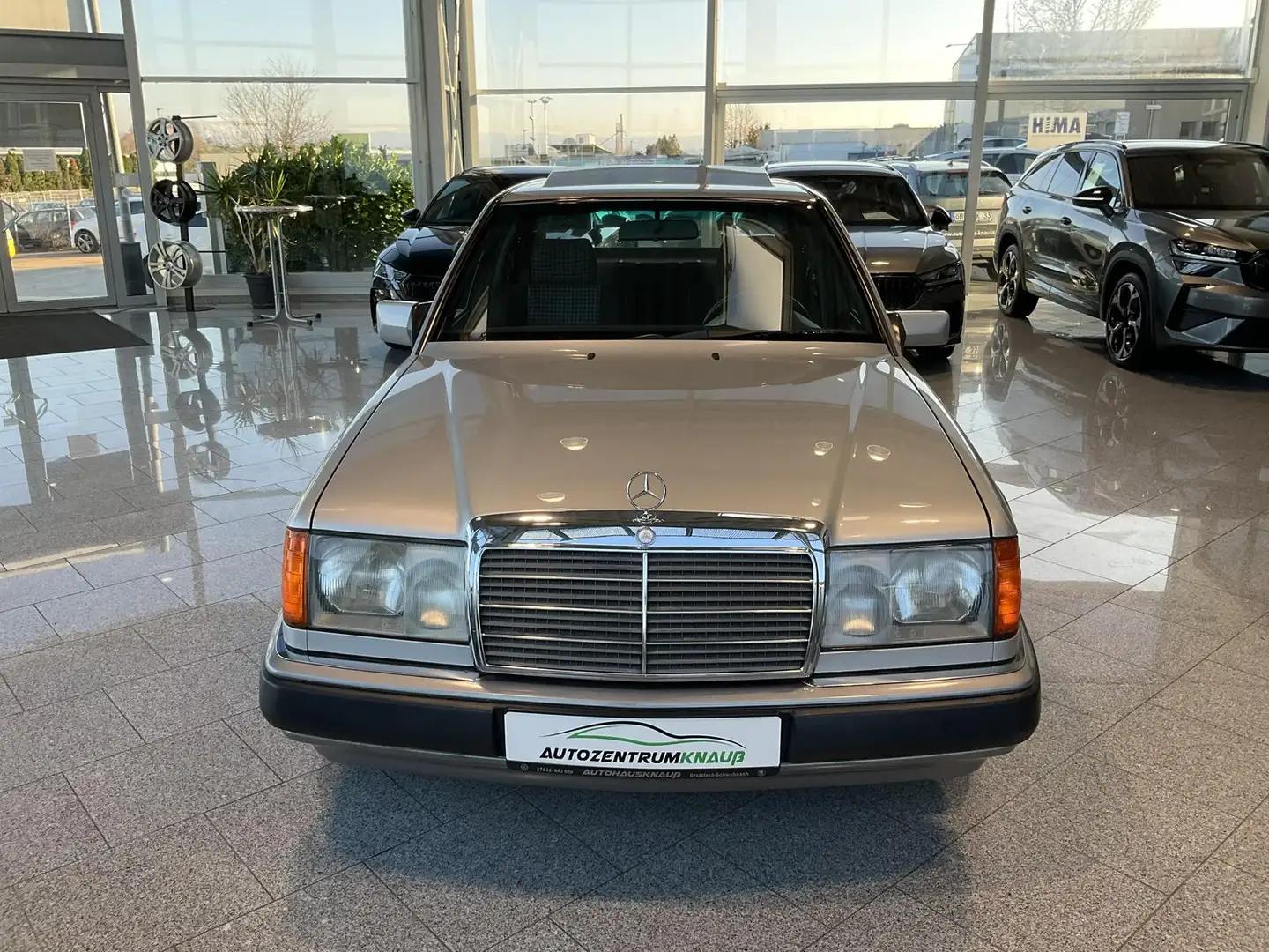 Mercedes-Benz E 230 2.3 KAT el.Schiebedach orthop.Sitz Zentralverriege Argintiu - 2