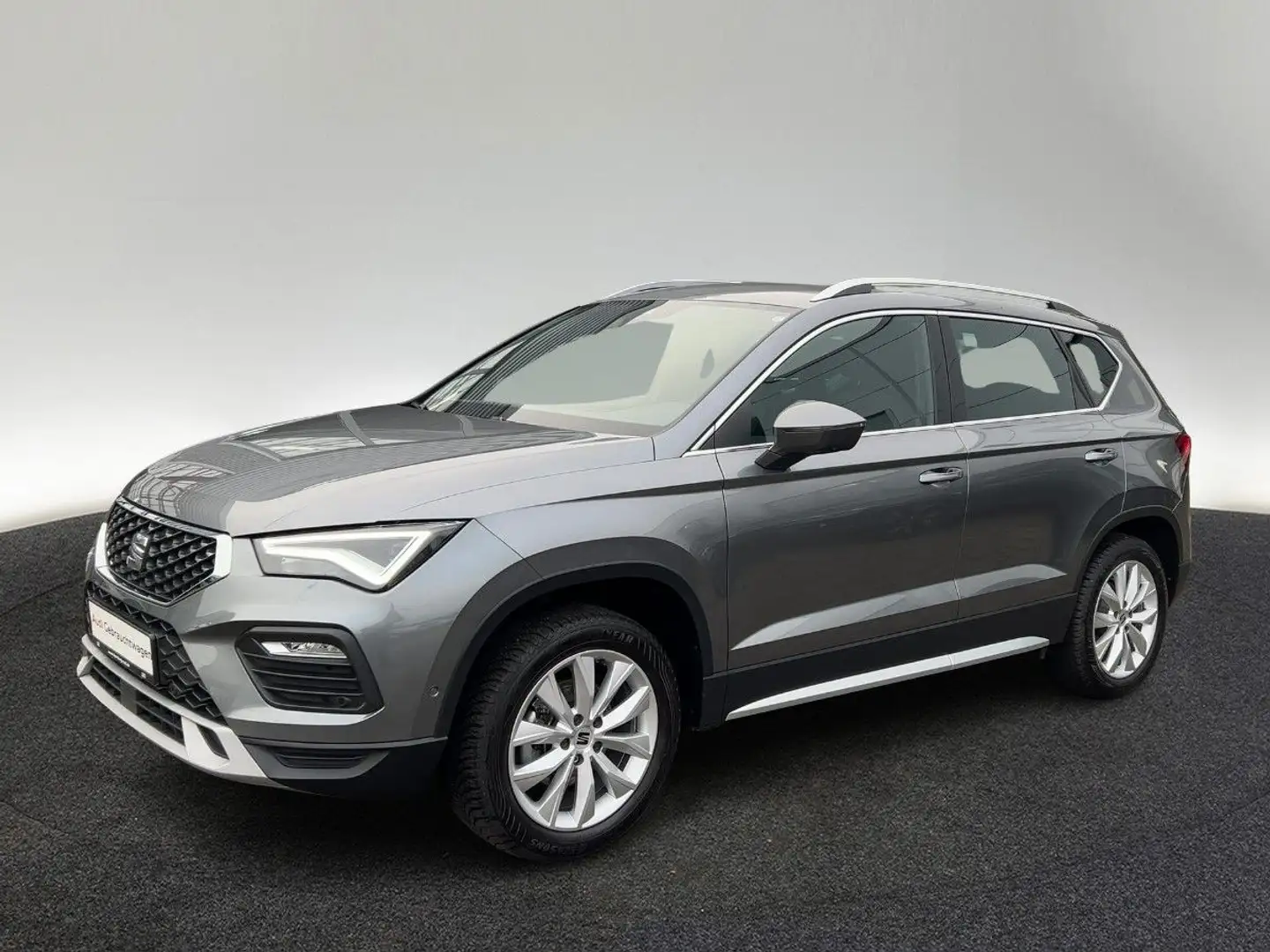 SEAT Ateca 1.5 TSI Xperience DSG Navi Sitzhzg Link LE Grau - 2