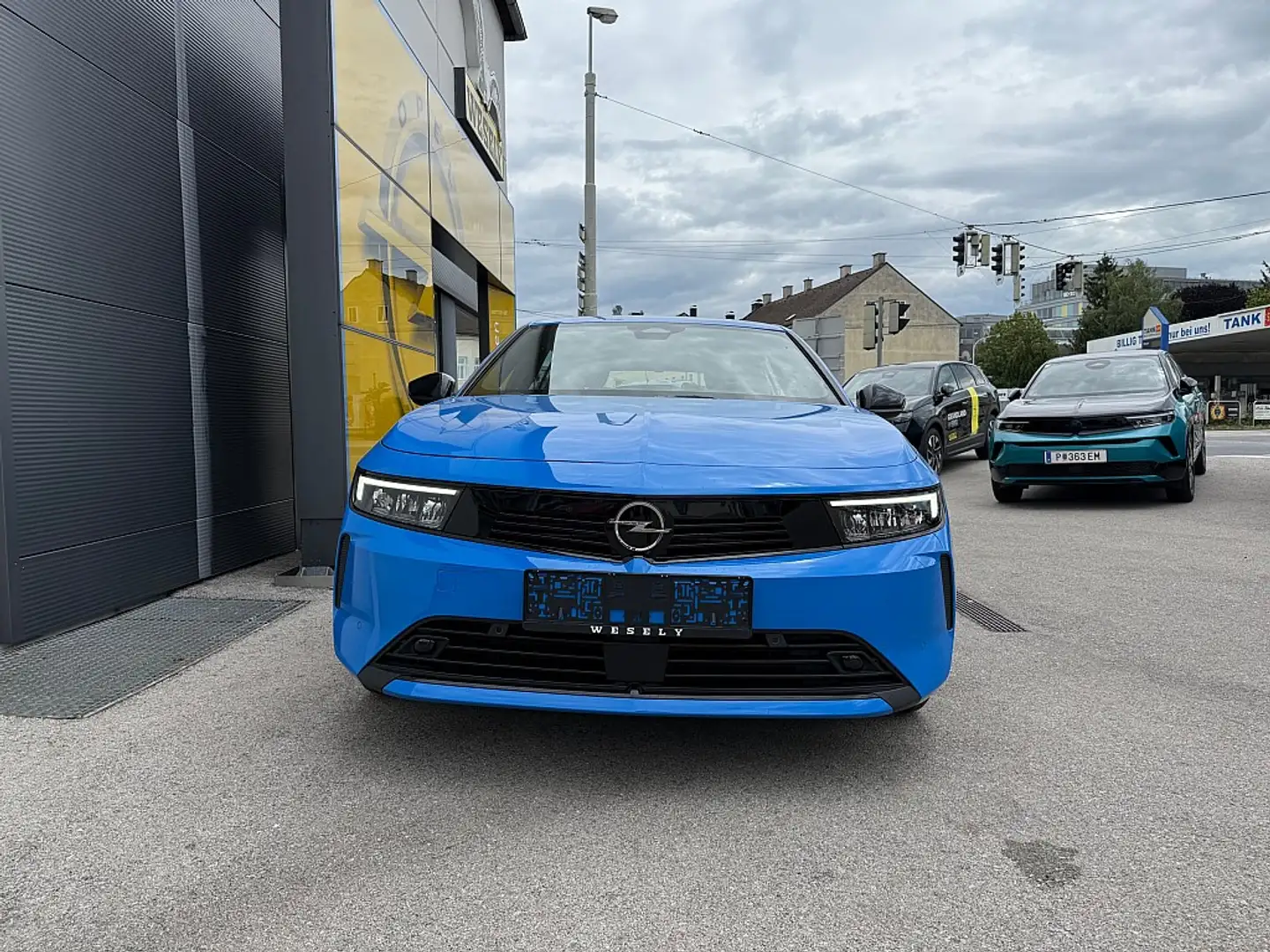 Opel Astra 1,2 Turbo Direct Inj. Edition Blau - 2