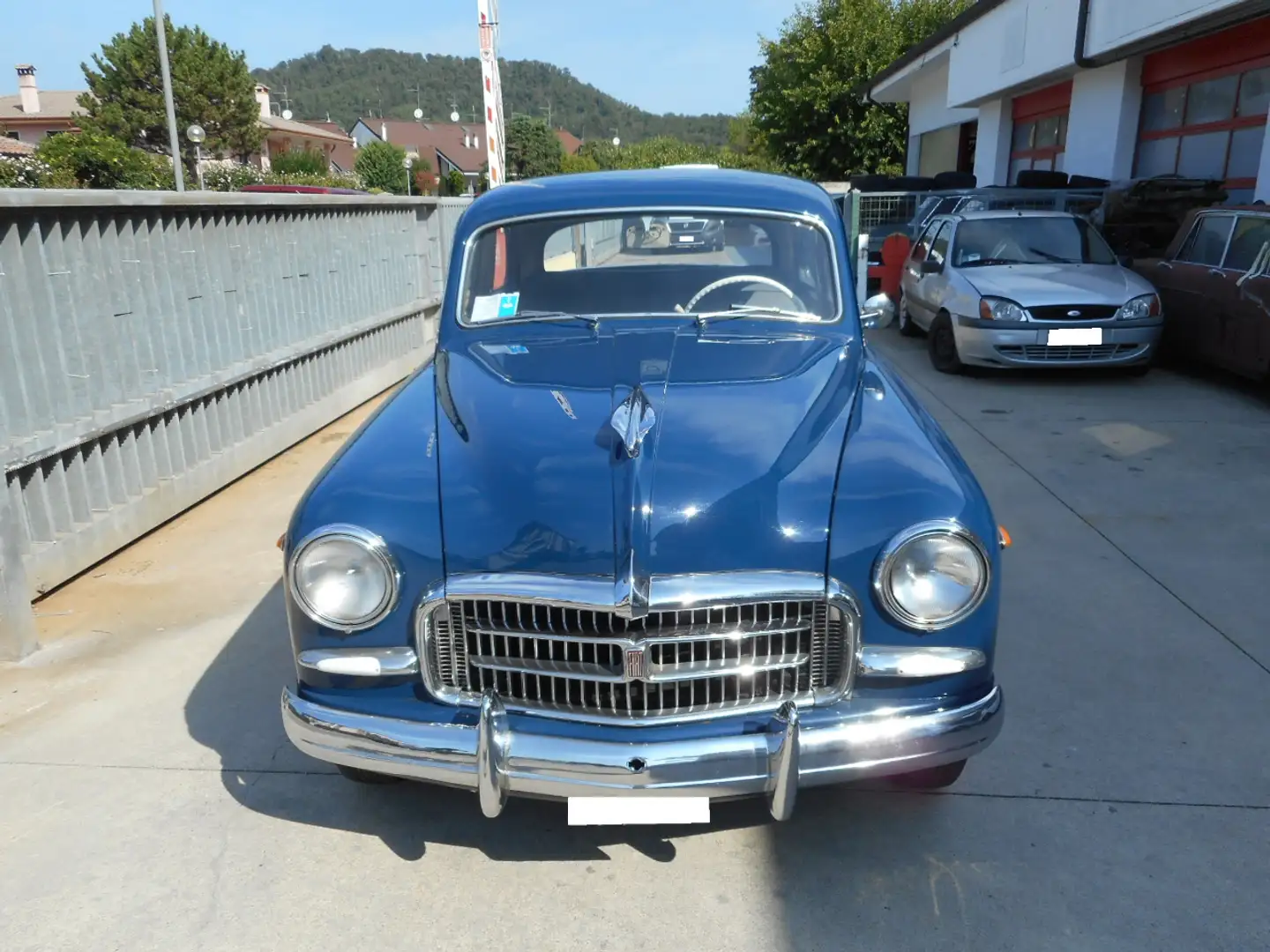 Oldtimer Fiat 1400 A Bleu - 2