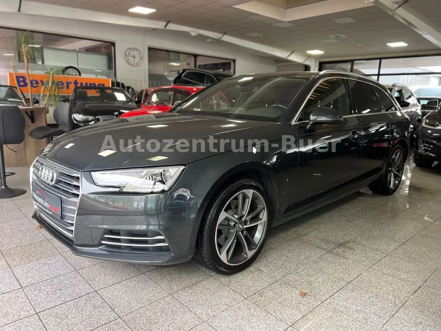 Audi A4 Avant S-line PDC/Volldigital/Xenon/Euro6 Grijs - 2
